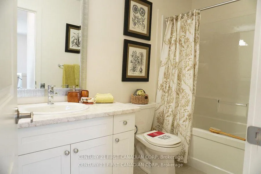 Photo 8 of 540 Gatestone Road, London, South U — HOMEH