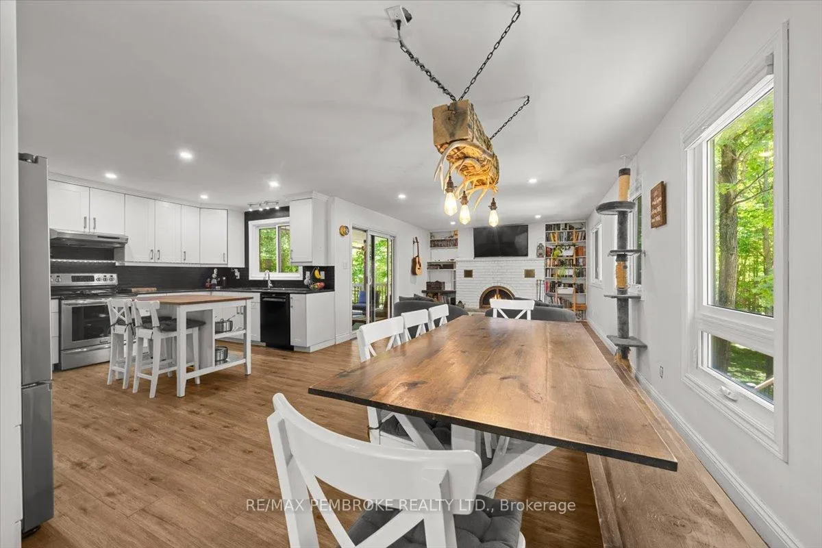 Photo 6 of 2511 10 Line, Beckwith, Beckwith Twp — HOMEH