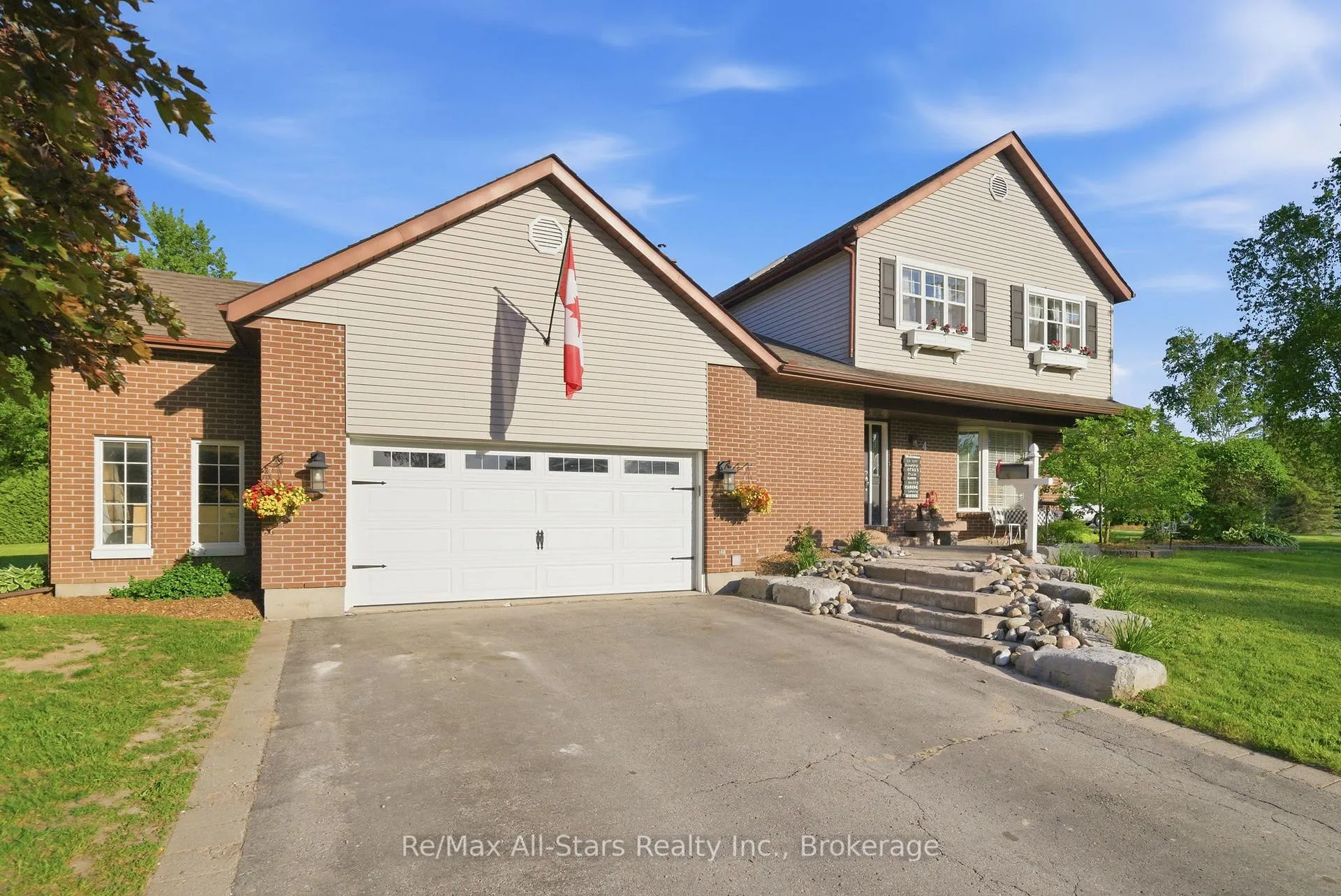 Photo 1 of 4 Circle Drive, Scugog, Port Perry — HOMEH
