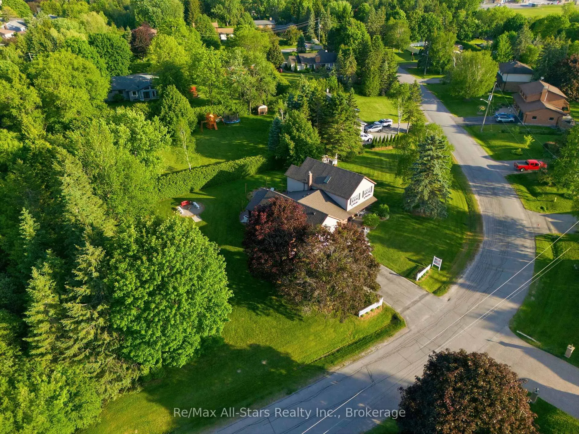 Photo 4 of 4 Circle Drive, Scugog, Port Perry — HOMEH