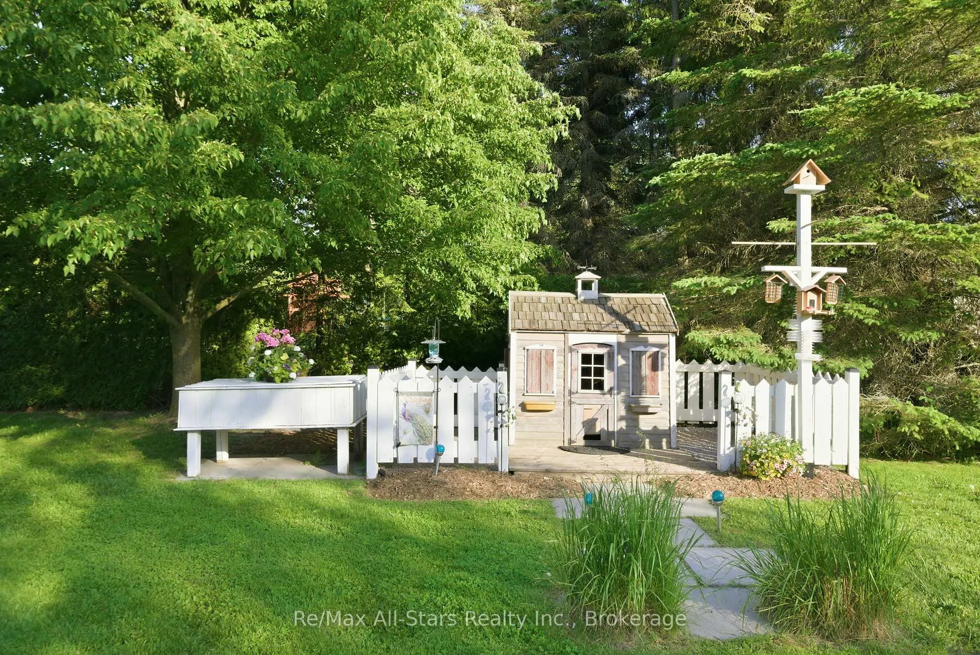 Photo 45 of 4 Circle Drive, Scugog, Port Perry — HOMEH