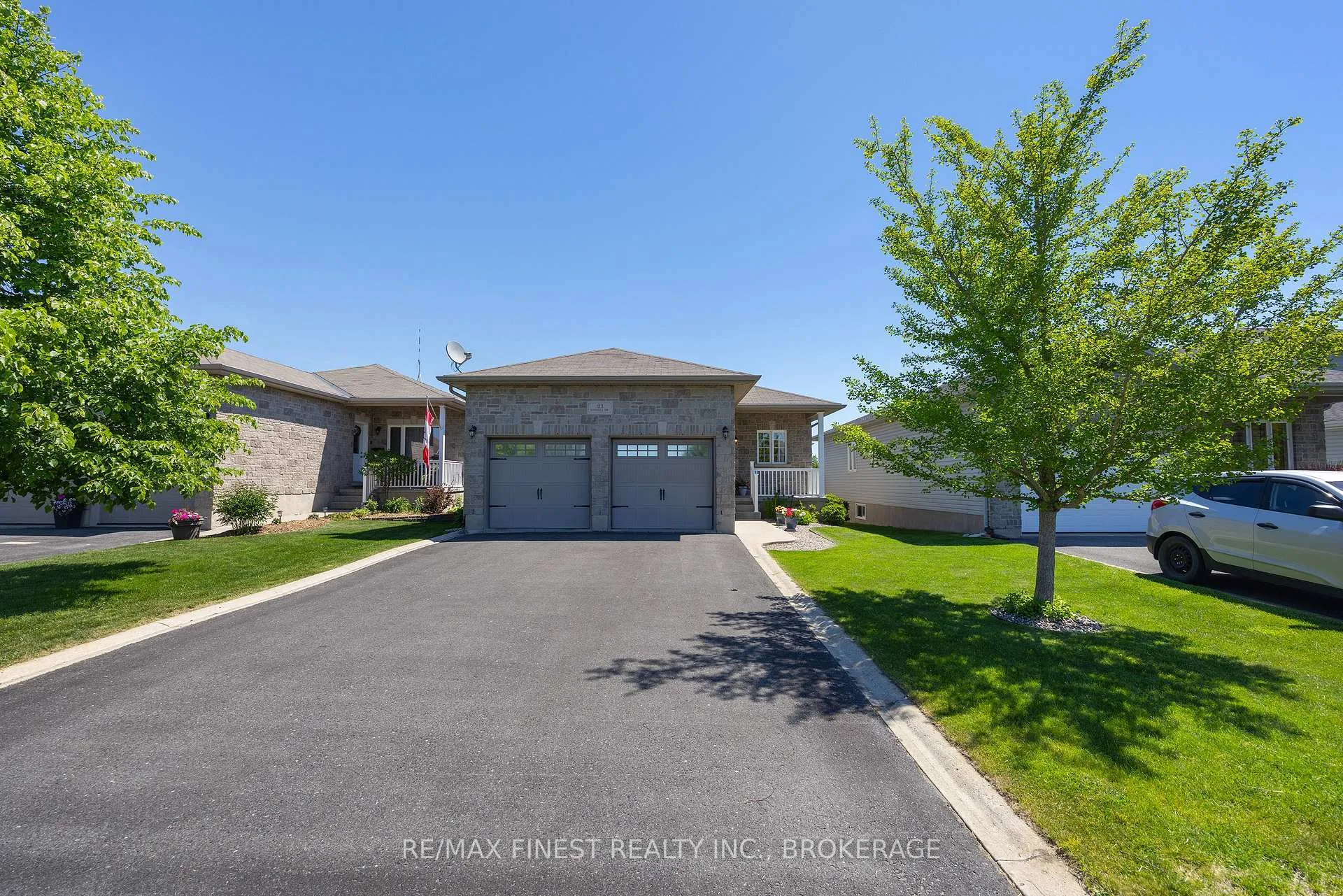 Photo 2 of 123 Connell Drive, Loyalist, Amherstview — HOMEH