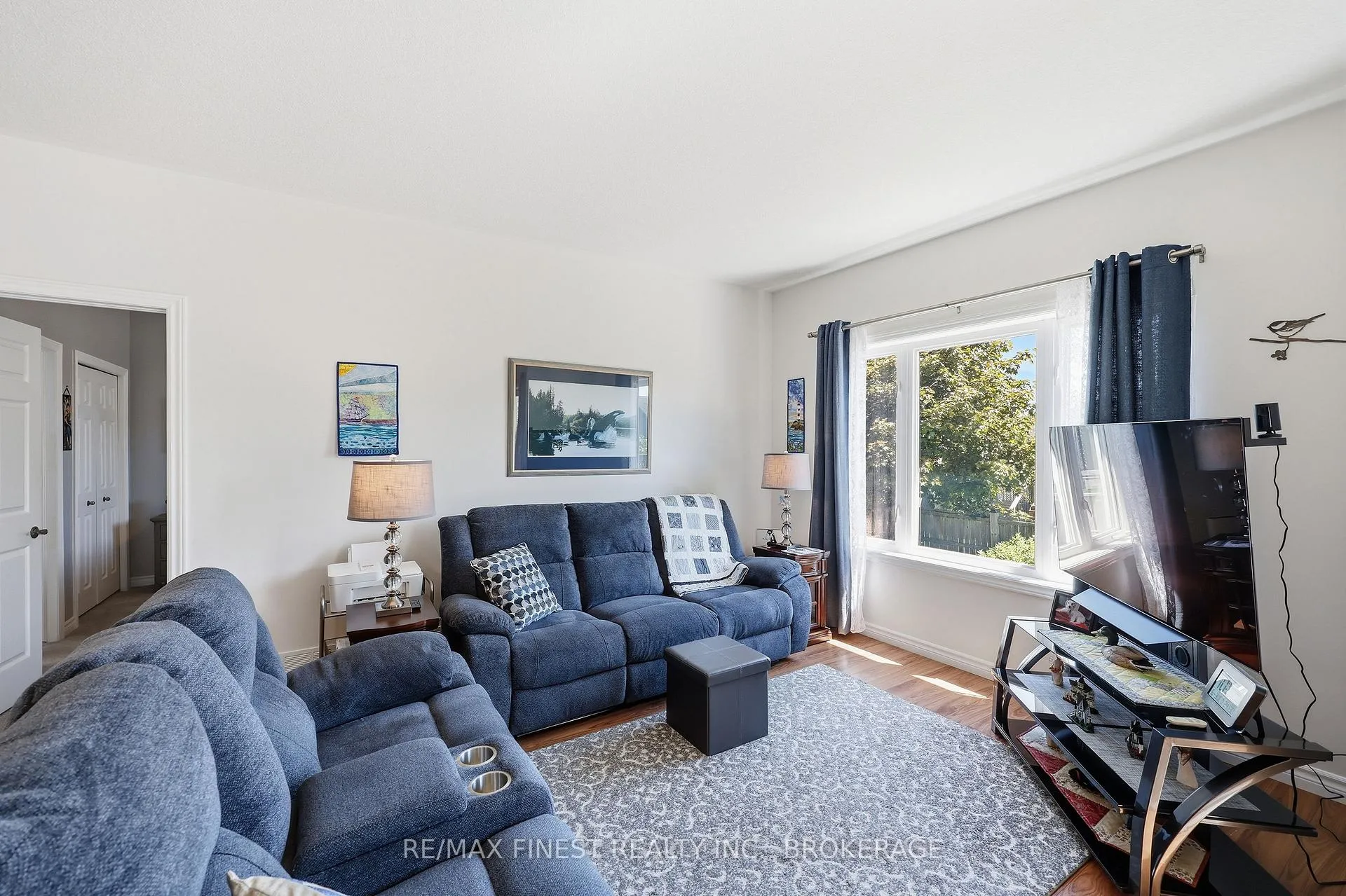 Photo 11 of 123 Connell Drive, Loyalist, Amherstview — HOMEH