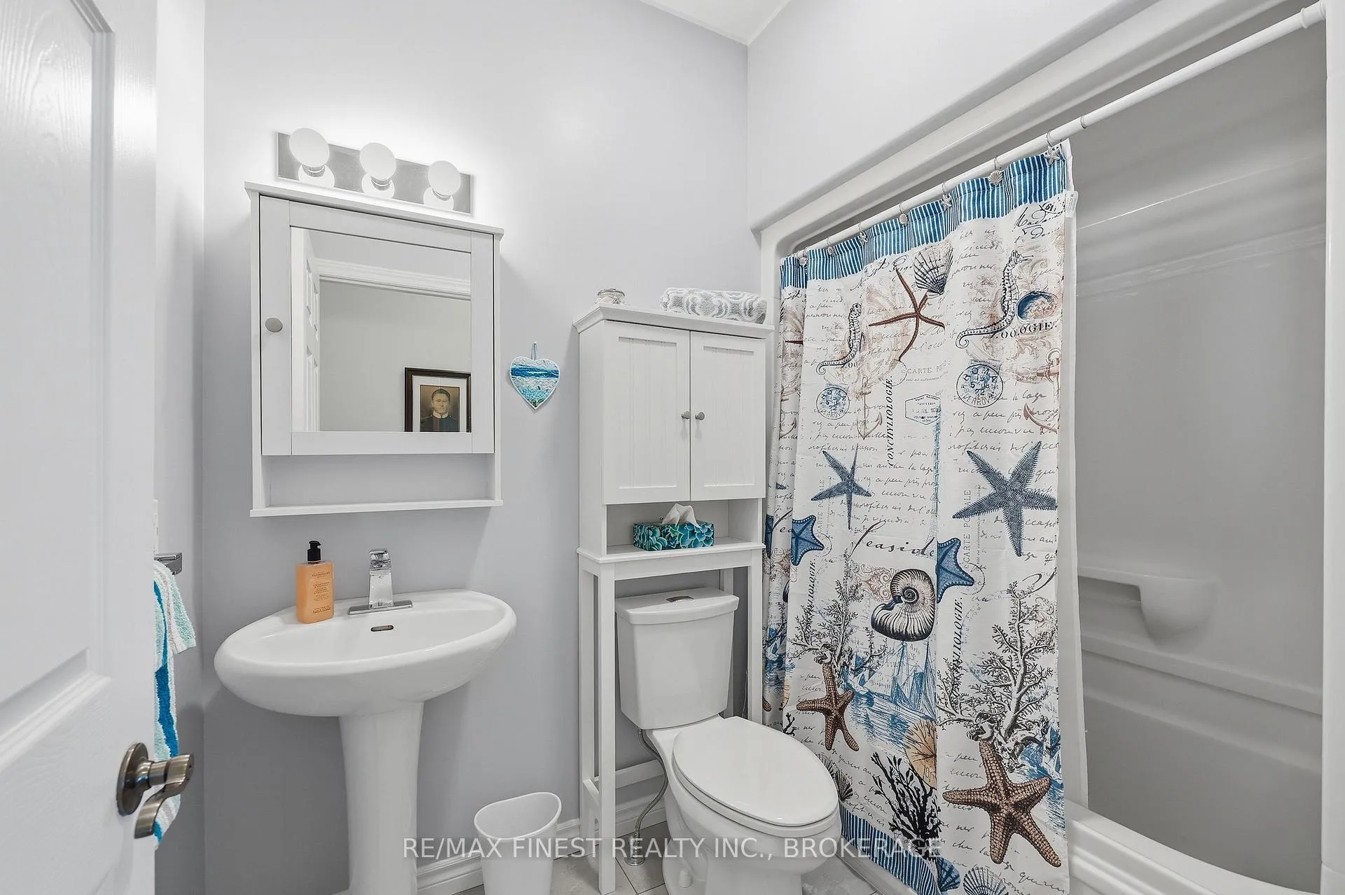 Photo 23 of 123 Connell Drive, Loyalist, Amherstview — HOMEH