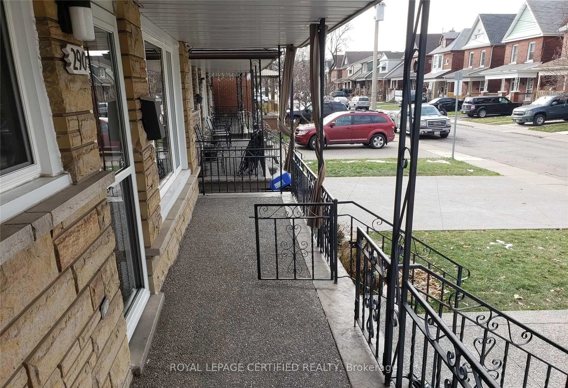 Photo 2 of 290 Balmoral Avenue N, Hamilton, Crown Point — HOMEH