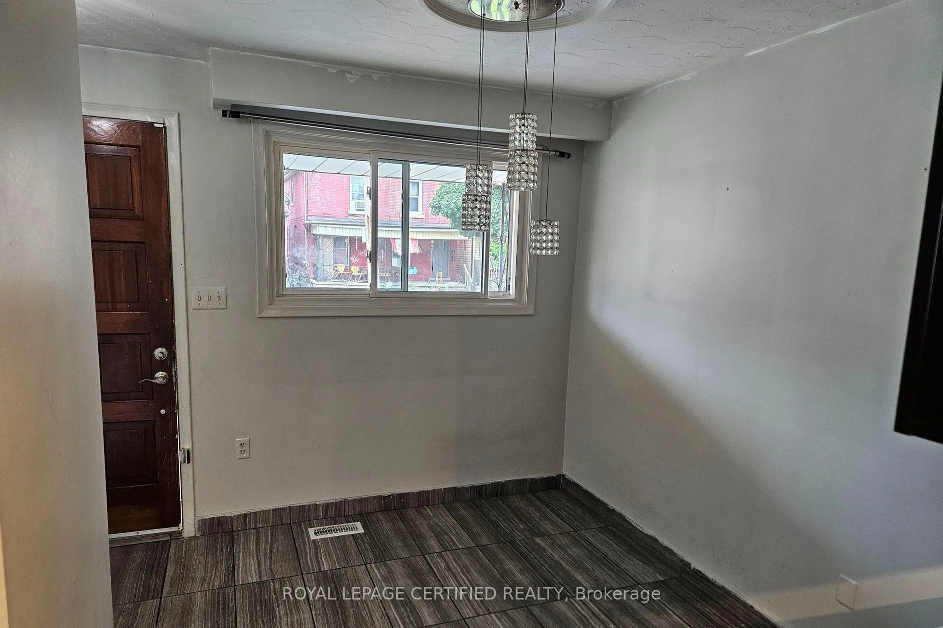 Photo 5 of 290 Balmoral Avenue N, Hamilton, Crown Point — HOMEH