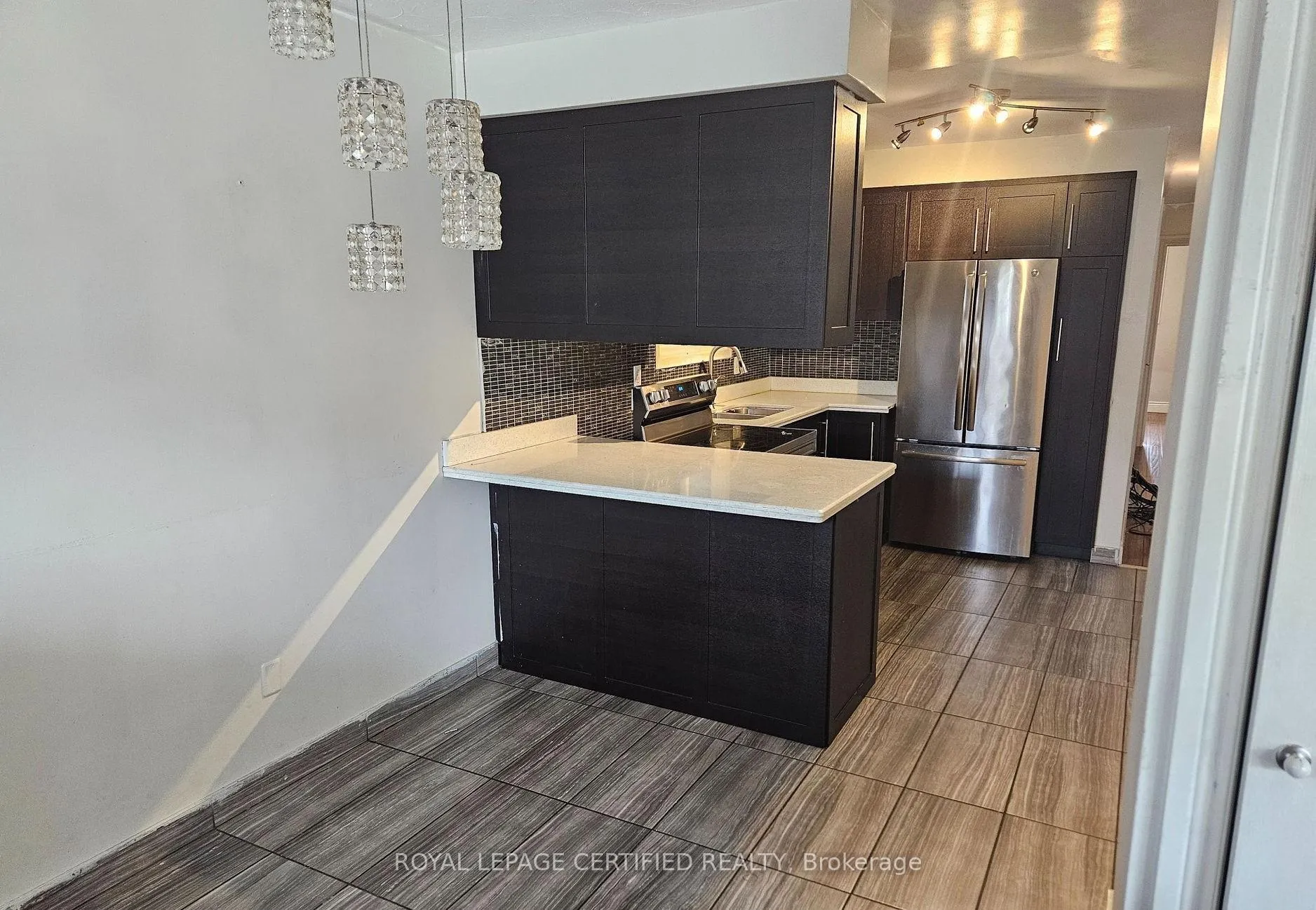Photo 7 of 290 Balmoral Avenue N, Hamilton, Crown Point — HOMEH