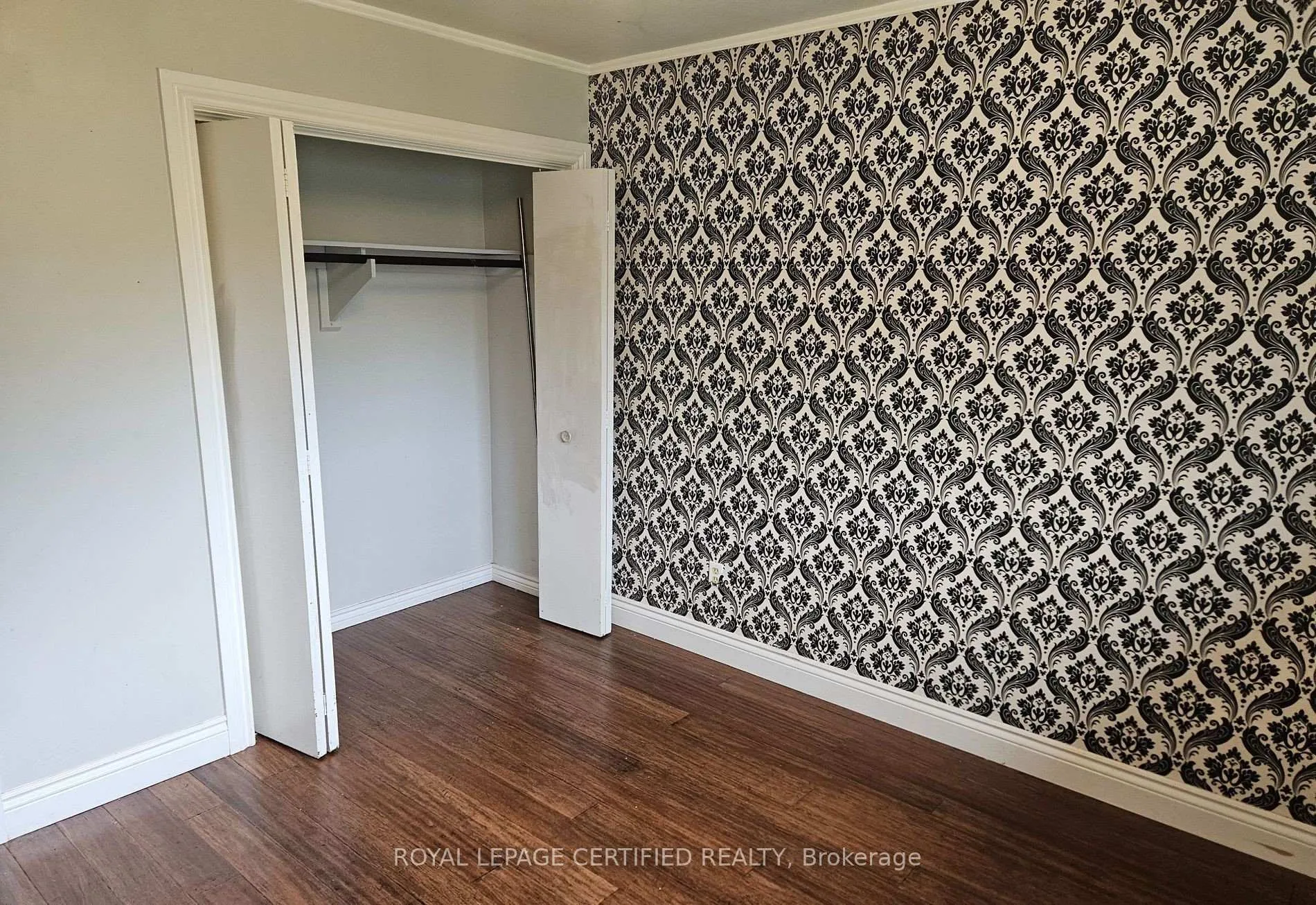 Photo 10 of 290 Balmoral Avenue N, Hamilton, Crown Point — HOMEH