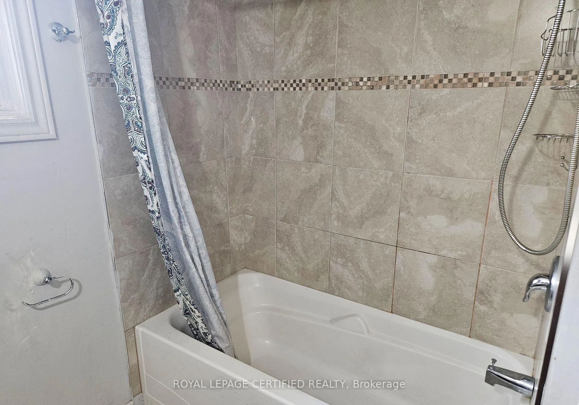 Photo 15 of 290 Balmoral Avenue N, Hamilton, Crown Point — HOMEH