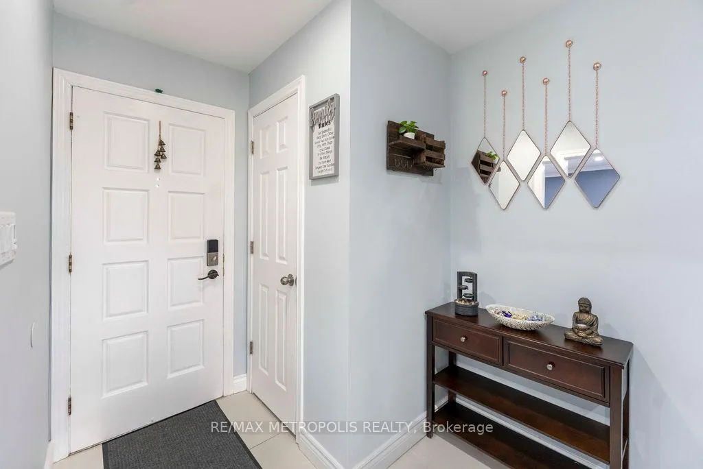 Photo 4 of 42 Gulliver Crescent, Brampton, Northgate — HOMEH