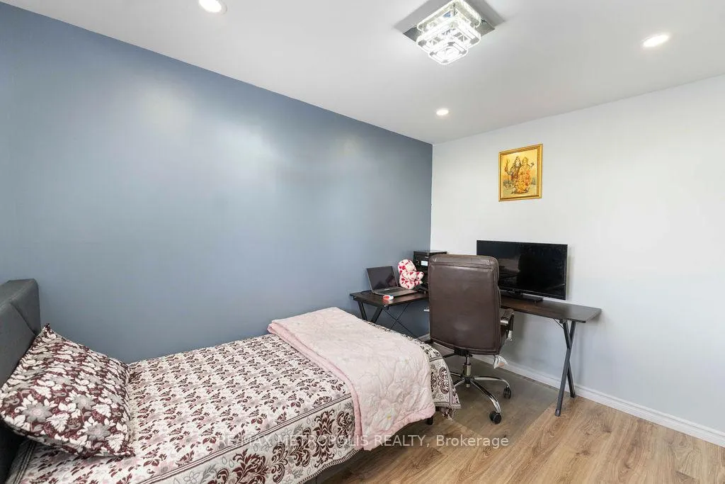 Photo 23 of 42 Gulliver Crescent, Brampton, Northgate — HOMEH