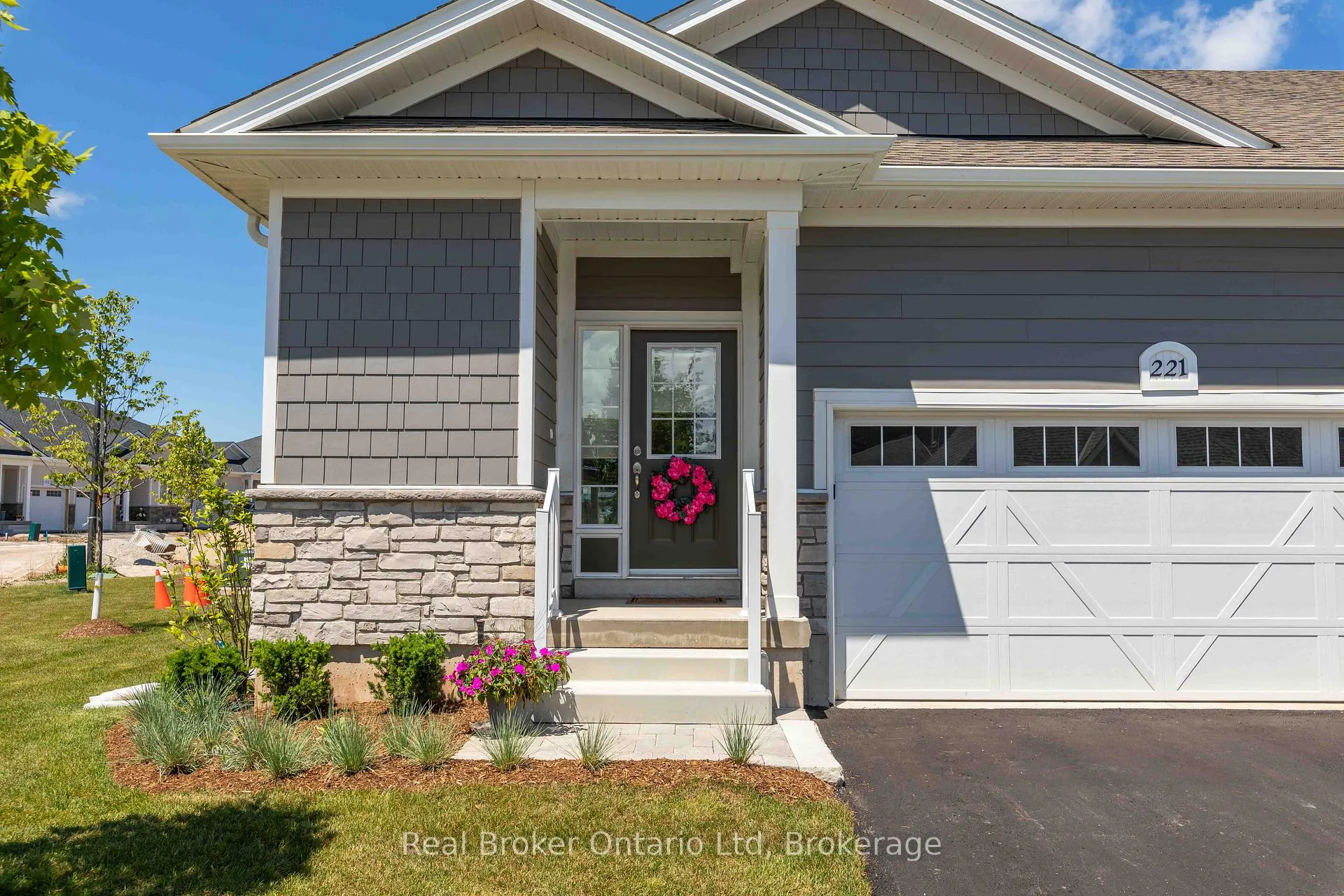 Photo of 221 Ironwood Way