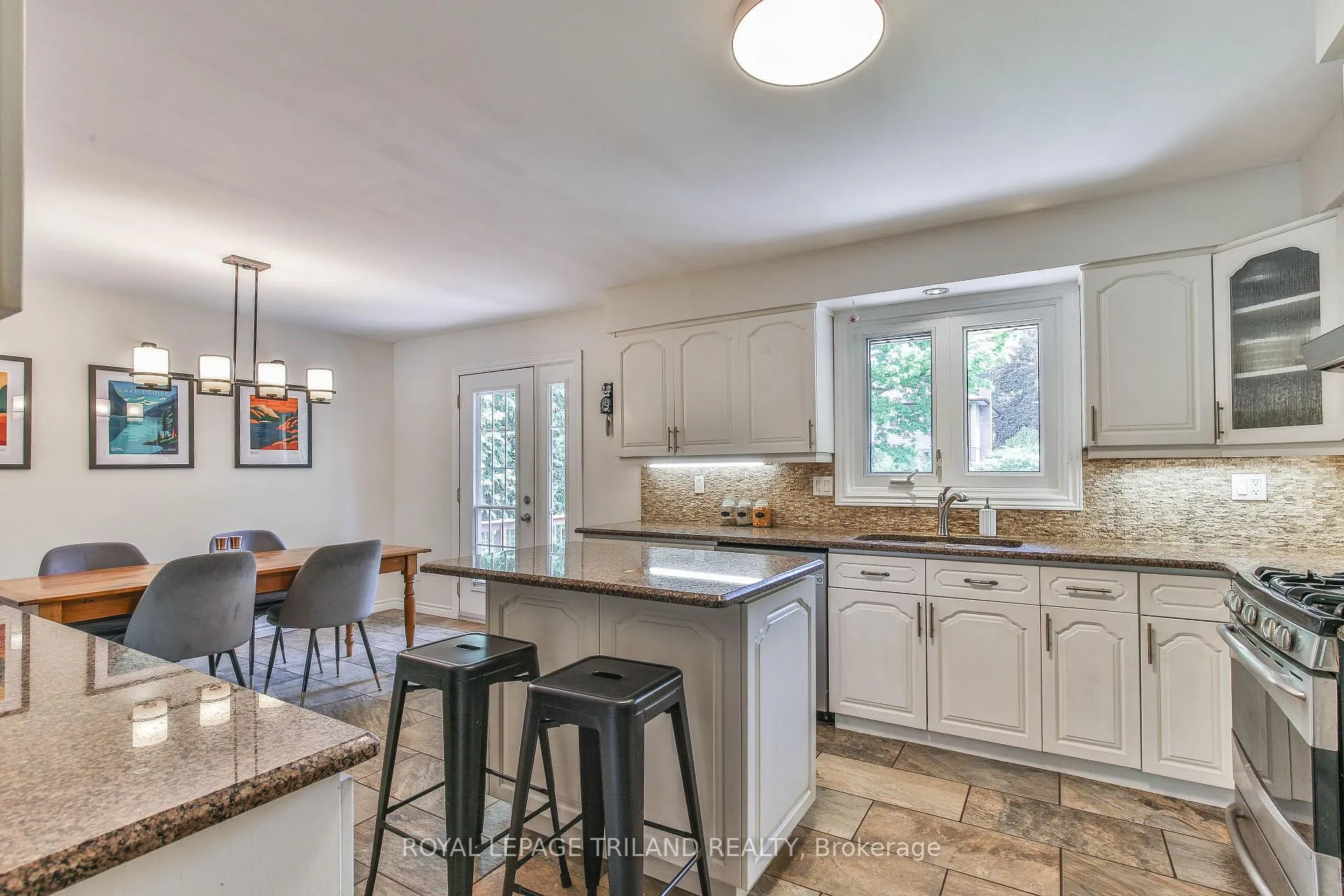 Photo 10 of 22 York Street, Middlesex Centre, Delaware Town — HOMEH
