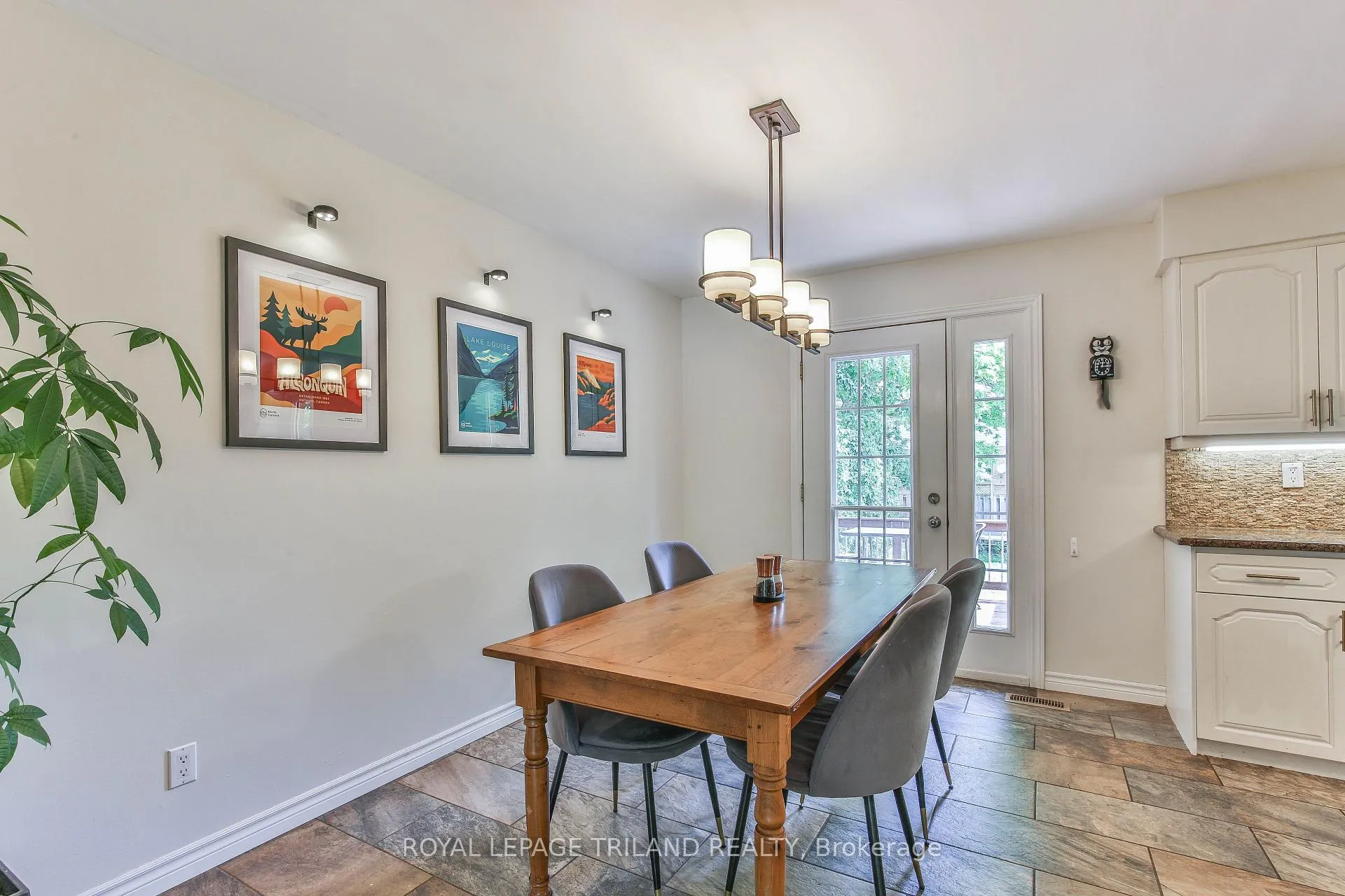 Photo 11 of 22 York Street, Middlesex Centre, Delaware Town — HOMEH