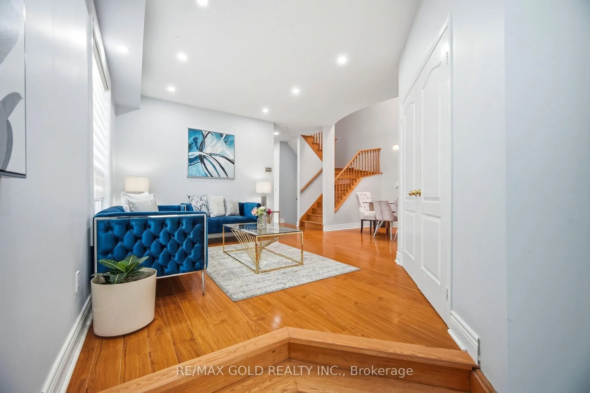 Photo 3 of 10 Inwood Place, Brampton, Sandringham-Wellington — HOMEH