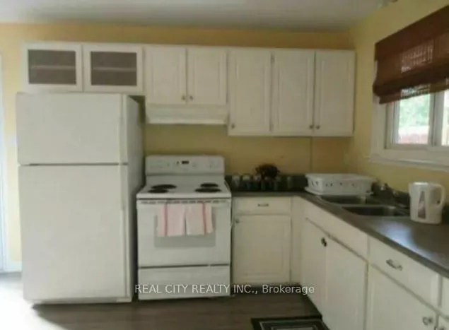 Photo 6 of 2290 Delkus Crescent, Mississauga, Cooksville — HOMEH