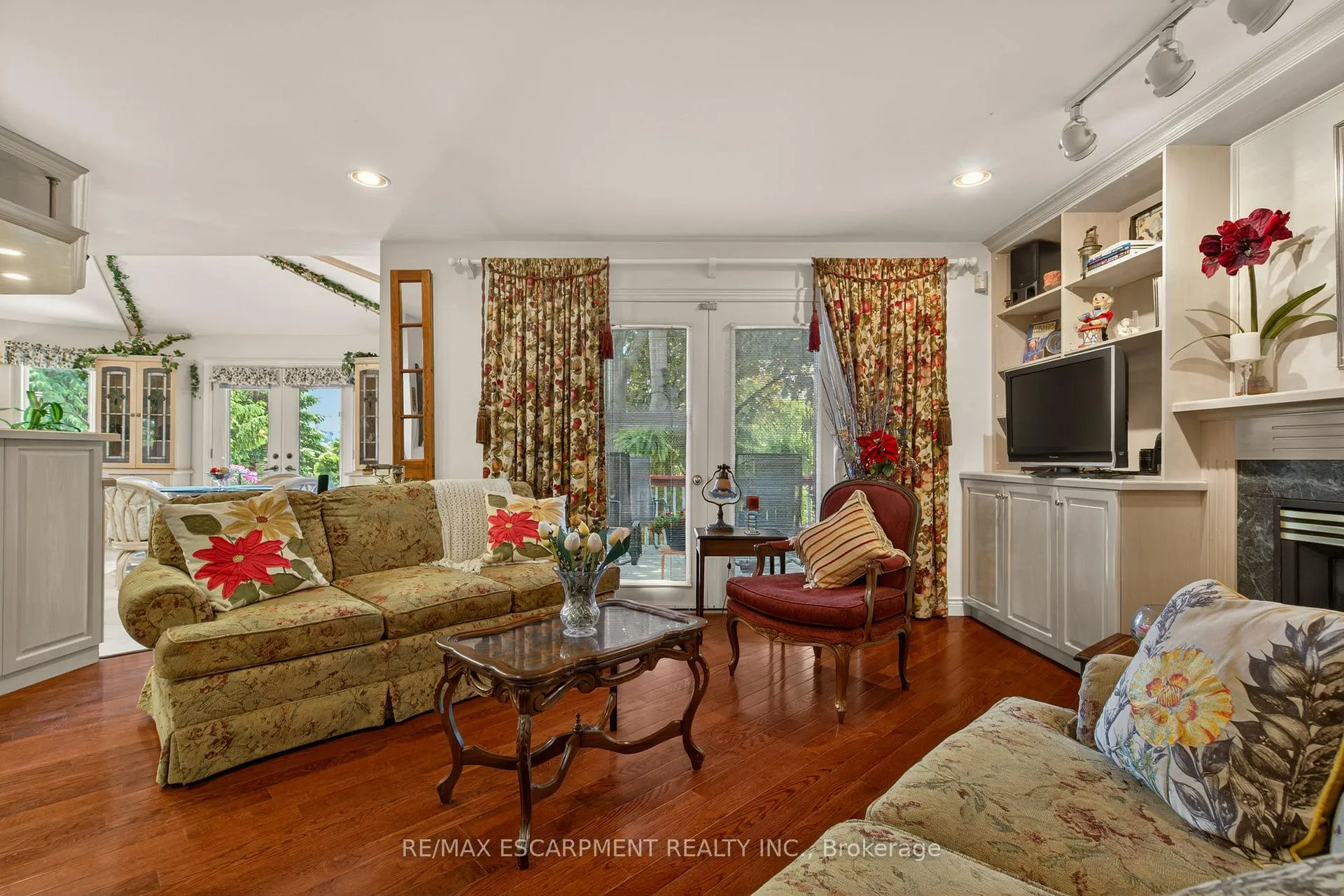 Photo 16 of 21 Fern Avenue, Hamilton, Waterdown — HOMEH