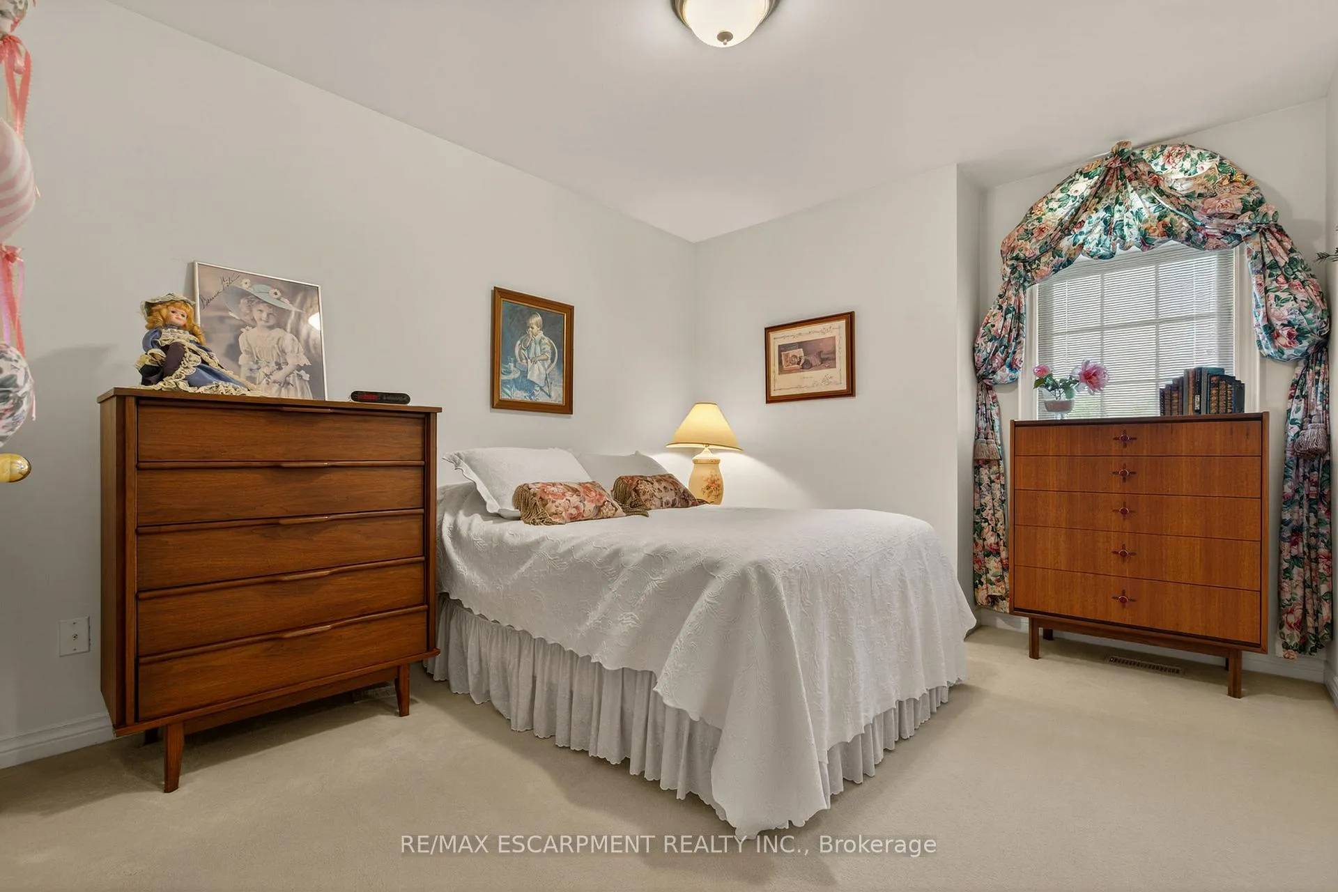 Photo 25 of 21 Fern Avenue, Hamilton, Waterdown — HOMEH