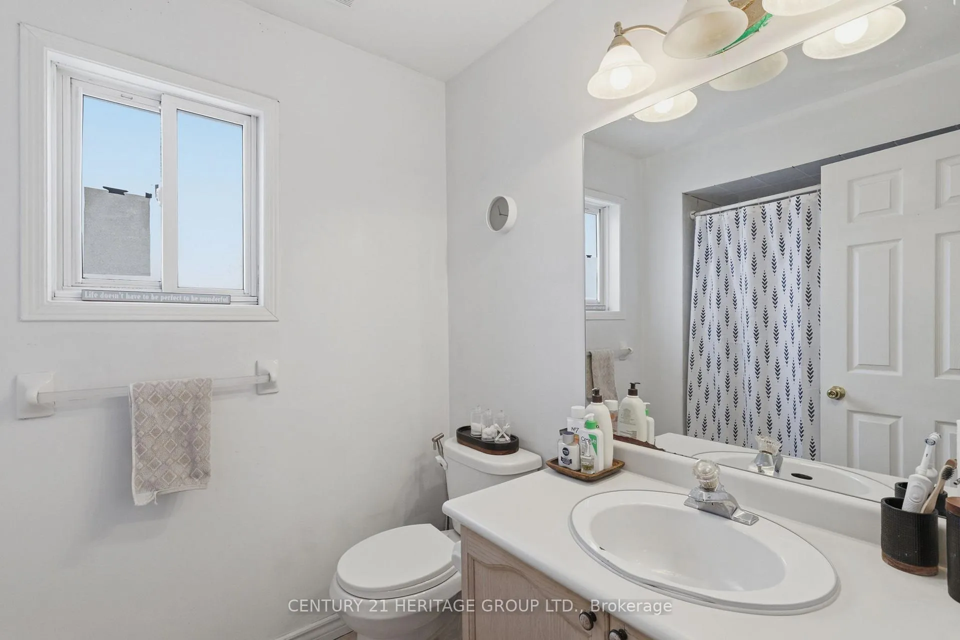 Photo 15 of 8 Caruso Drive, Brampton, Fletcher's West — HOMEH