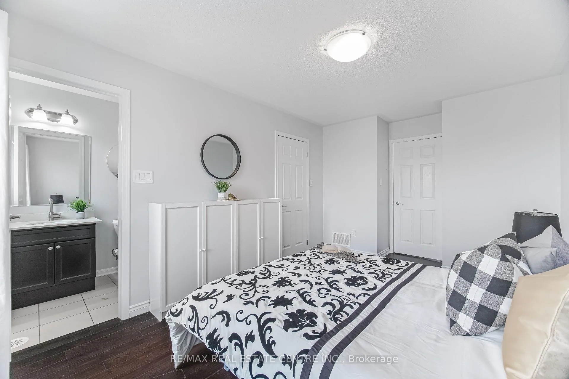 Photo 31 of Unit 64, 6020 Derry Road W, Milton, Harrison — HOMEH