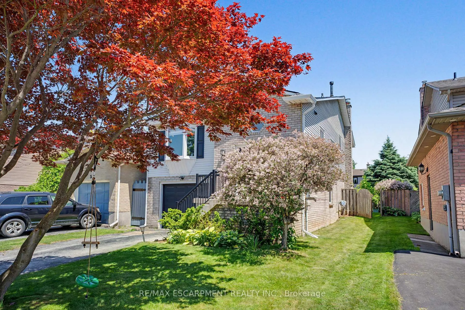 Photo 2 of 7 Rembrandt Drive, Grimsby, Grimsby Beach — HOMEH