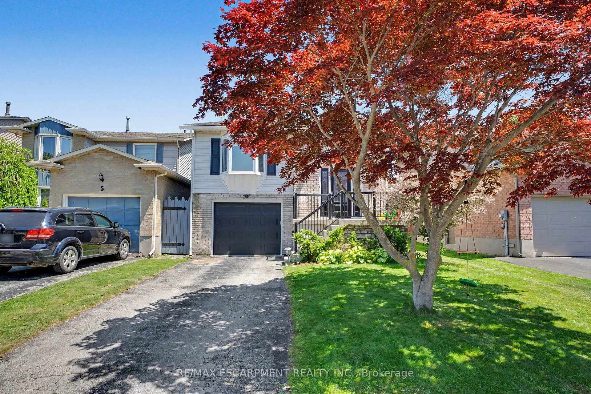 Photo 3 of 7 Rembrandt Drive, Grimsby, Grimsby Beach — HOMEH