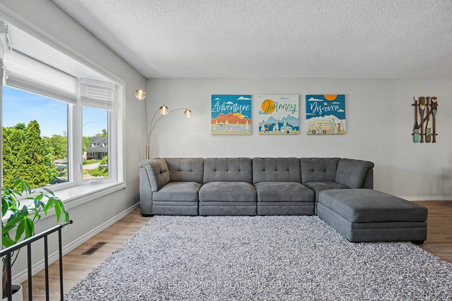 Photo 5 of 7 Rembrandt Drive, Grimsby, Grimsby Beach — HOMEH