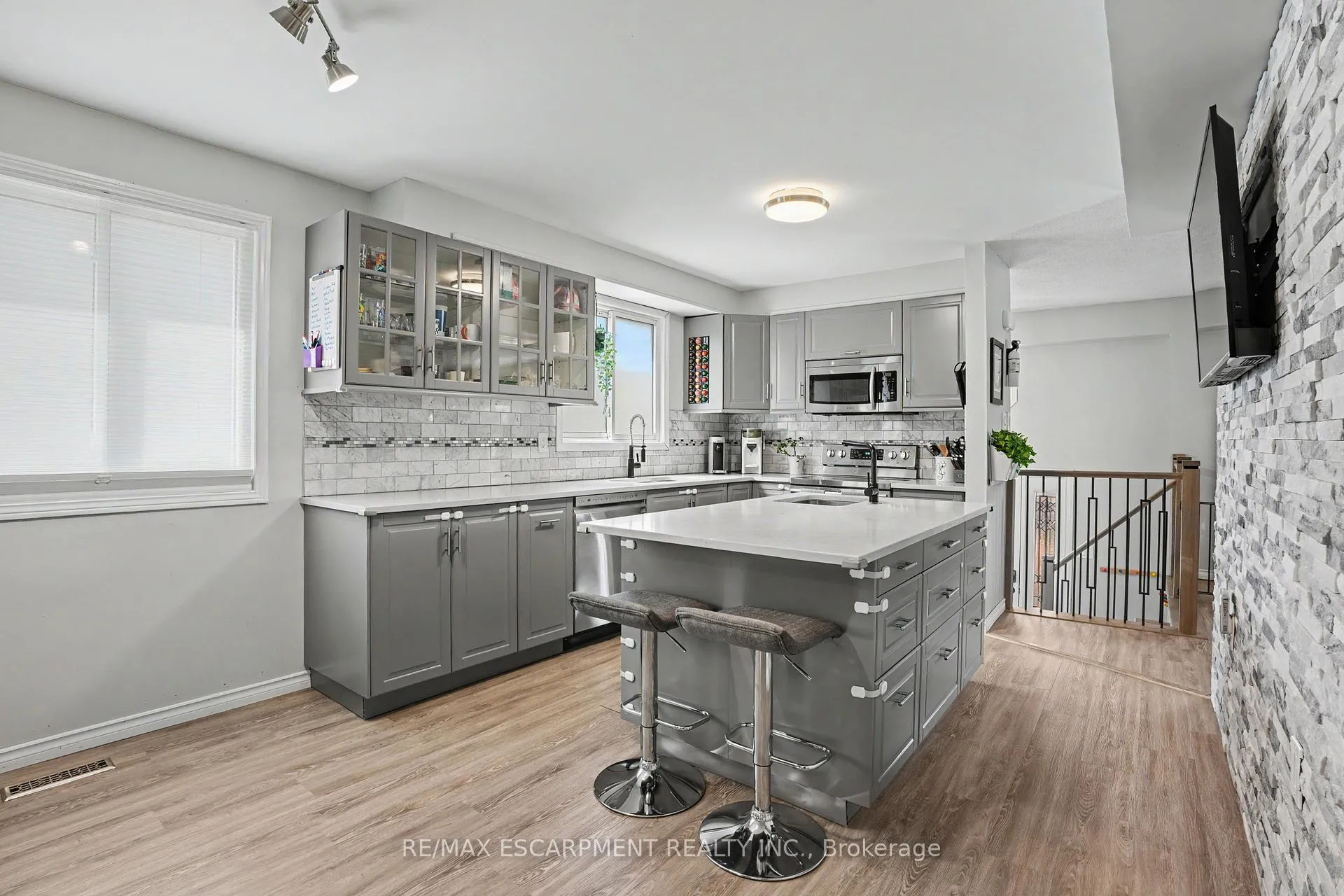 Photo 7 of 7 Rembrandt Drive, Grimsby, Grimsby Beach — HOMEH
