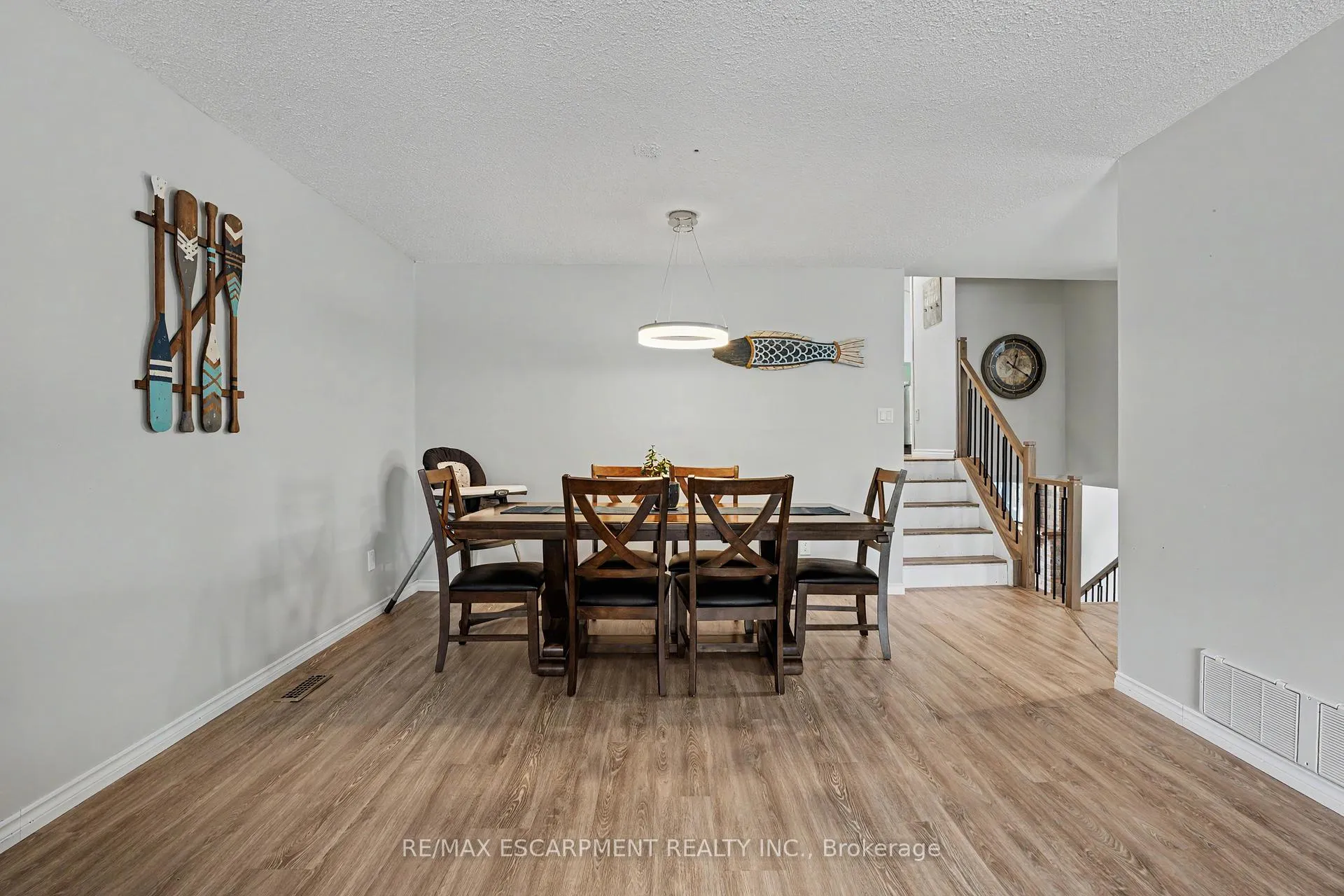 Photo 11 of 7 Rembrandt Drive, Grimsby, Grimsby Beach — HOMEH