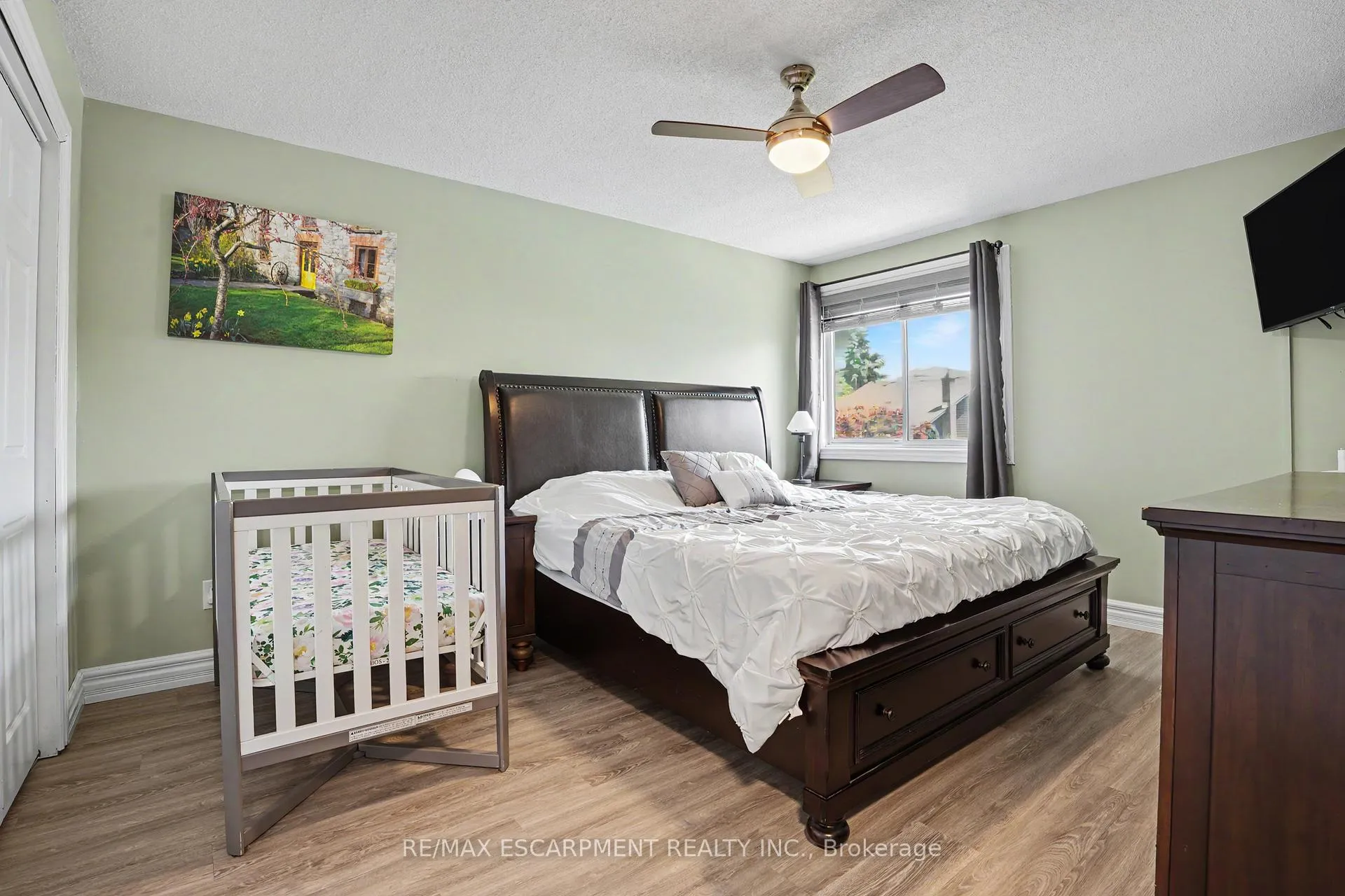 Photo 13 of 7 Rembrandt Drive, Grimsby, Grimsby Beach — HOMEH