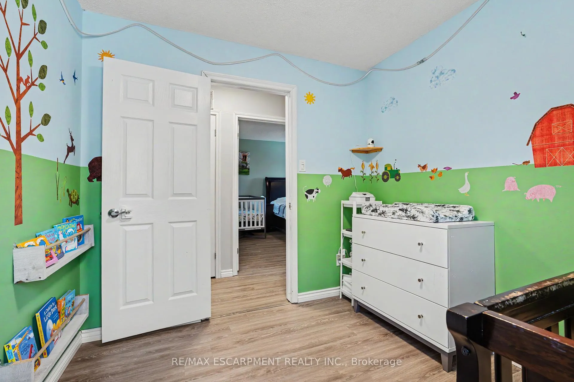 Photo 16 of 7 Rembrandt Drive, Grimsby, Grimsby Beach — HOMEH