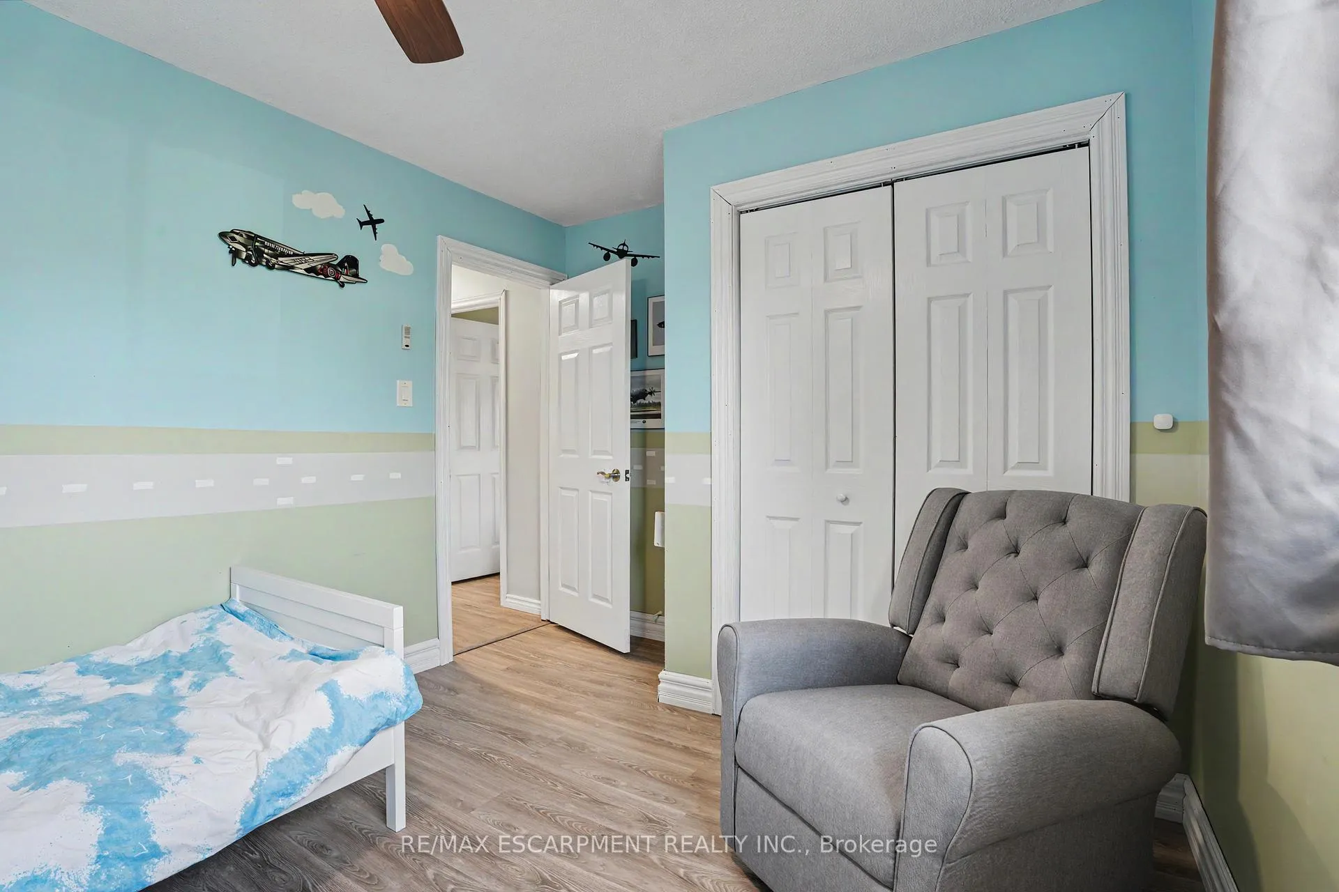 Photo 18 of 7 Rembrandt Drive, Grimsby, Grimsby Beach — HOMEH