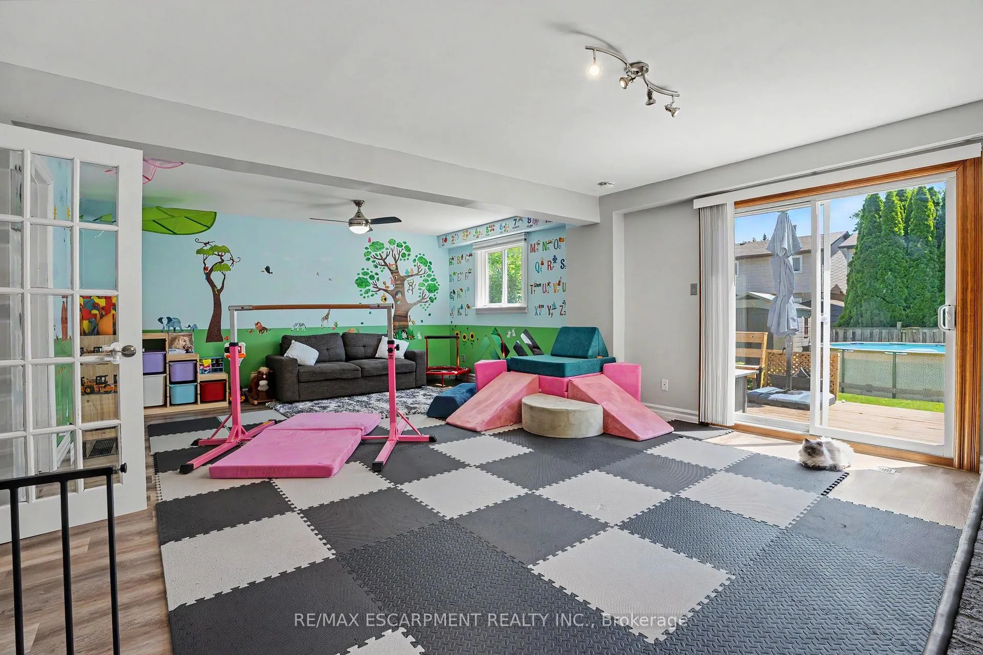 Photo 20 of 7 Rembrandt Drive, Grimsby, Grimsby Beach — HOMEH