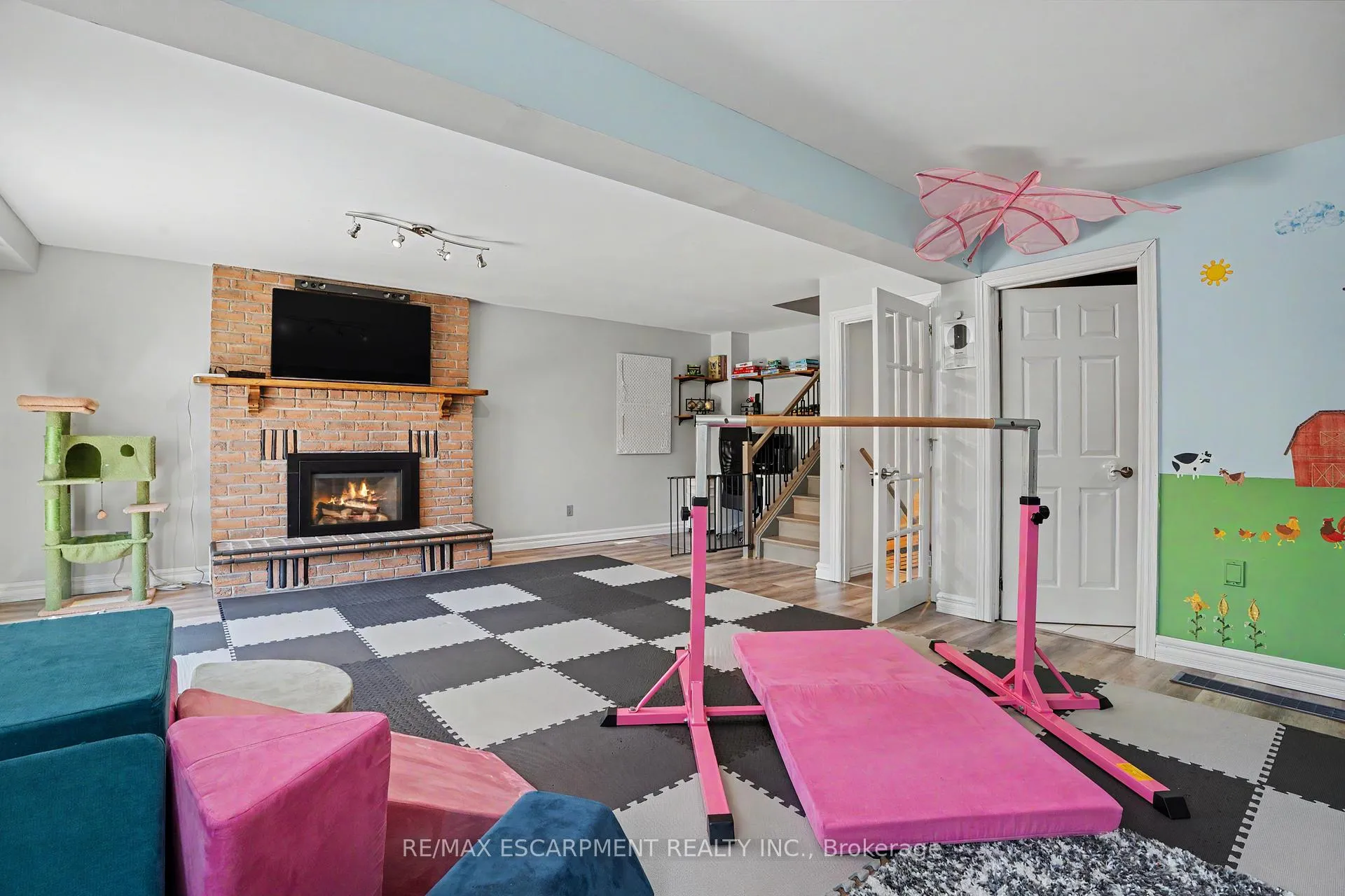 Photo 21 of 7 Rembrandt Drive, Grimsby, Grimsby Beach — HOMEH