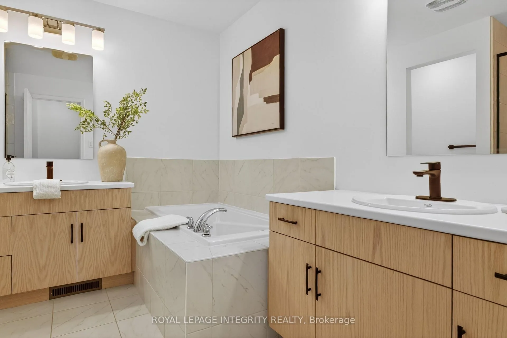 Photo 19 of 357 Cope Drive, Ottawa, Kanata - Emerald Meadows/Trailwest — HOMEH