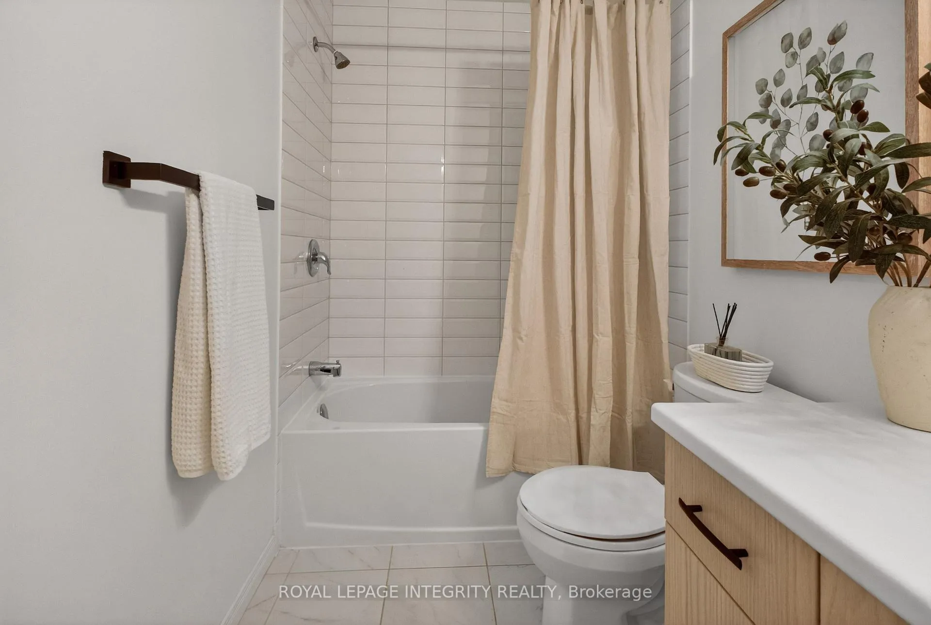 Photo 25 of 357 Cope Drive, Ottawa, Kanata - Emerald Meadows/Trailwest — HOMEH