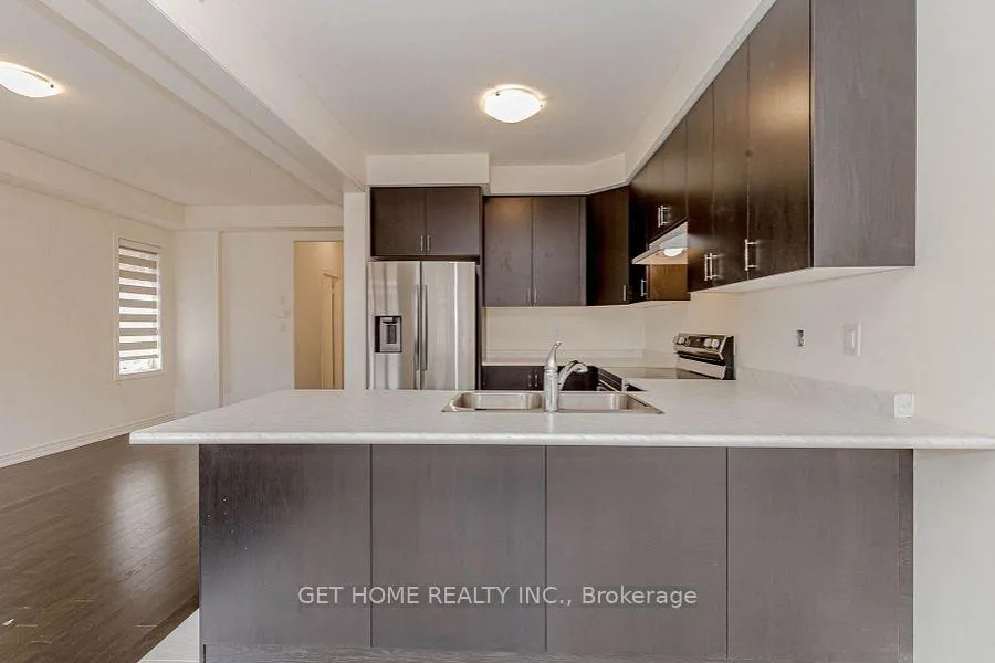 Photo 11 of 20 Silver Meadow Gardens, Hamilton, Waterdown — HOMEH
