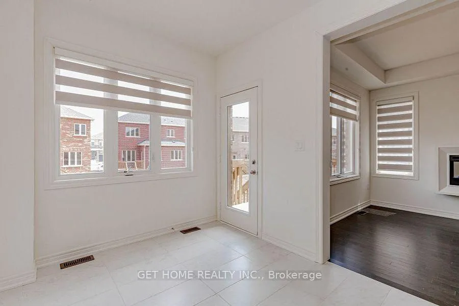 Photo 14 of 20 Silver Meadow Gardens, Hamilton, Waterdown — HOMEH