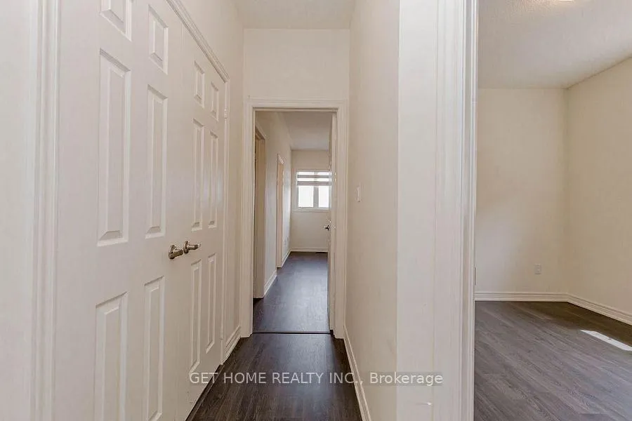 Photo 19 of 20 Silver Meadow Gardens, Hamilton, Waterdown — HOMEH