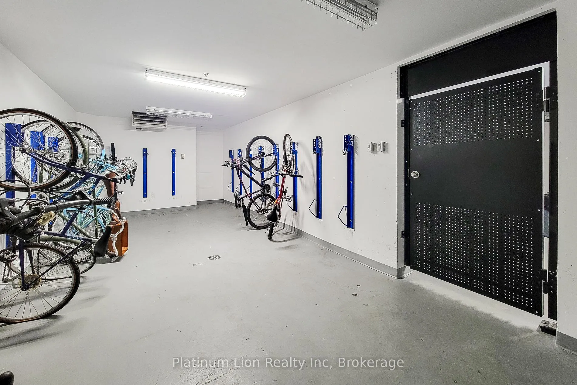 Photo 24 of Unit 703, 85 Robinson Street, Hamilton, Durand — HOMEH