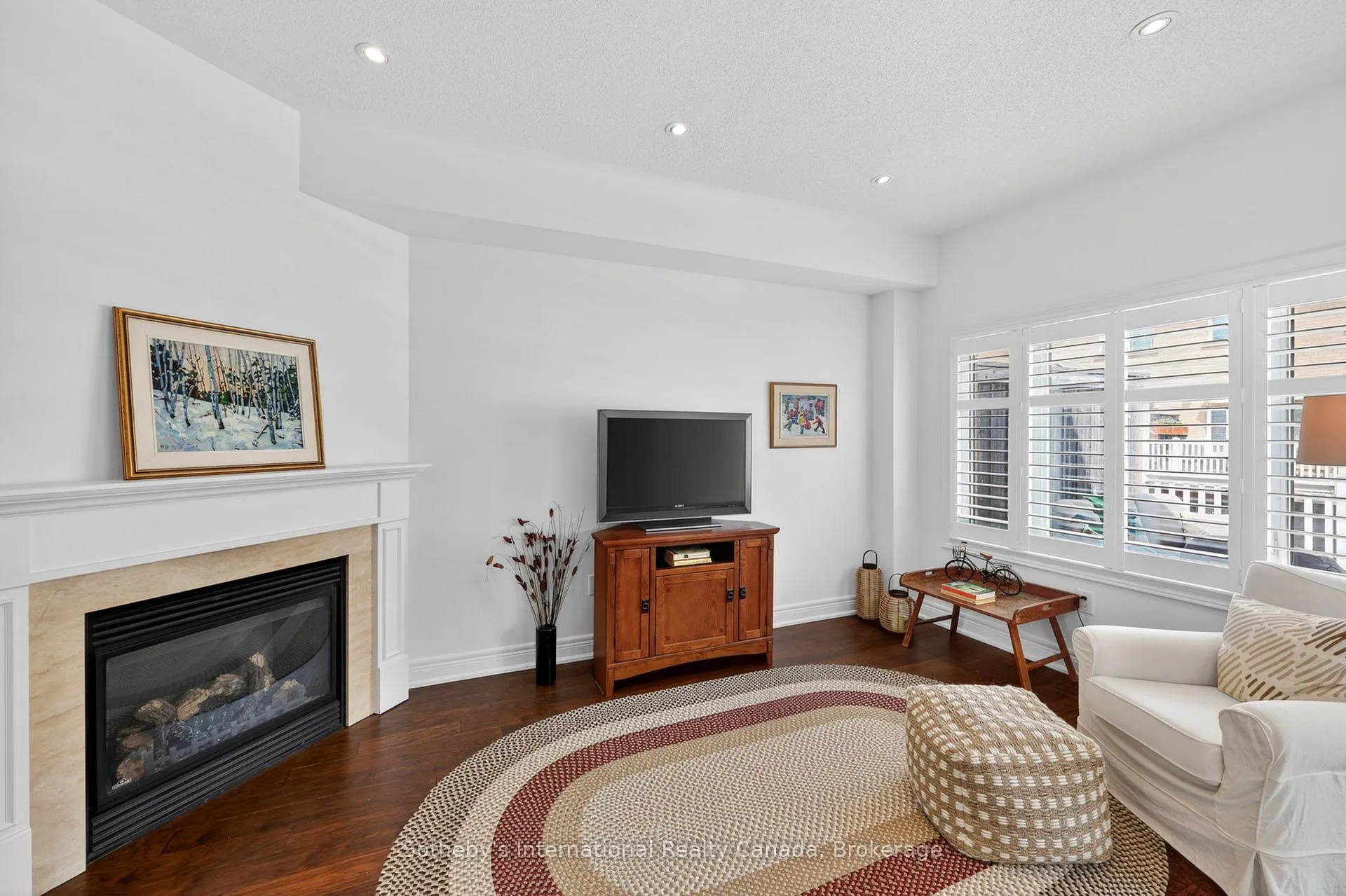 Photo 17 of 25 North Maple Street, Collingwood — HOMEH