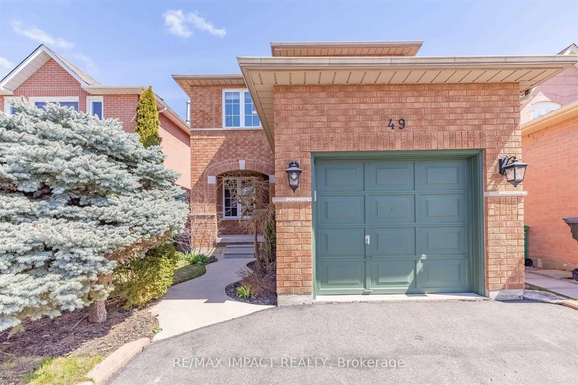 Photo 2 of 49 Hood Crescent, Brampton, Fletcher's West — HOMEH