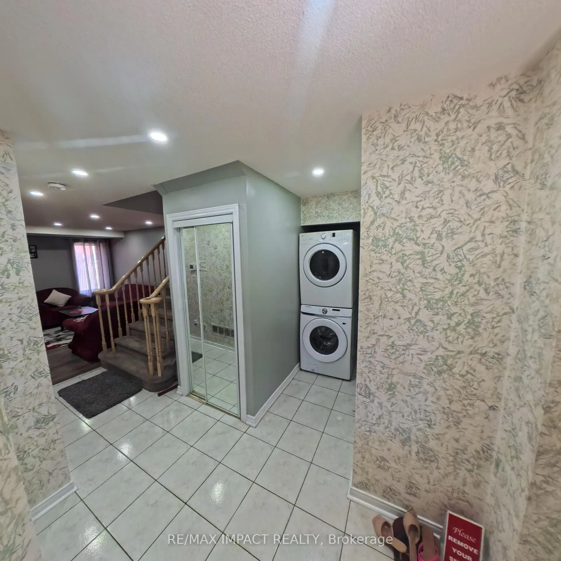 Photo 5 of 49 Hood Crescent, Brampton, Fletcher's West — HOMEH