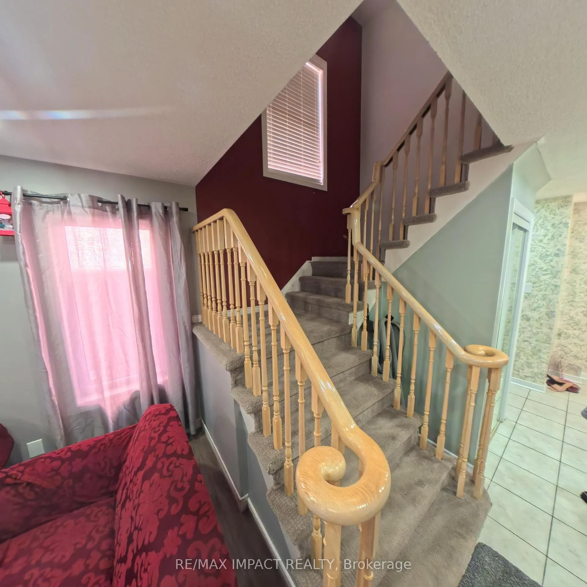 Photo 7 of 49 Hood Crescent, Brampton, Fletcher's West — HOMEH