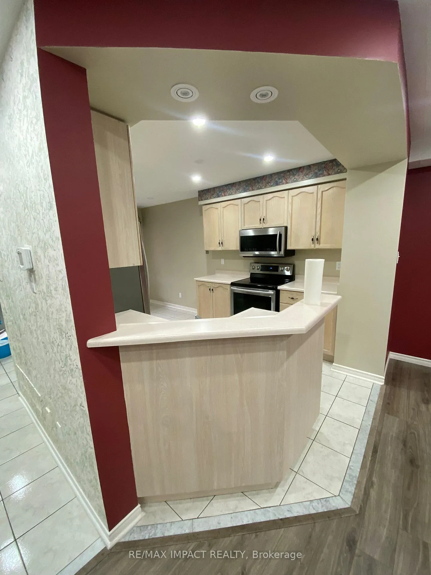 Photo 8 of 49 Hood Crescent, Brampton, Fletcher's West — HOMEH