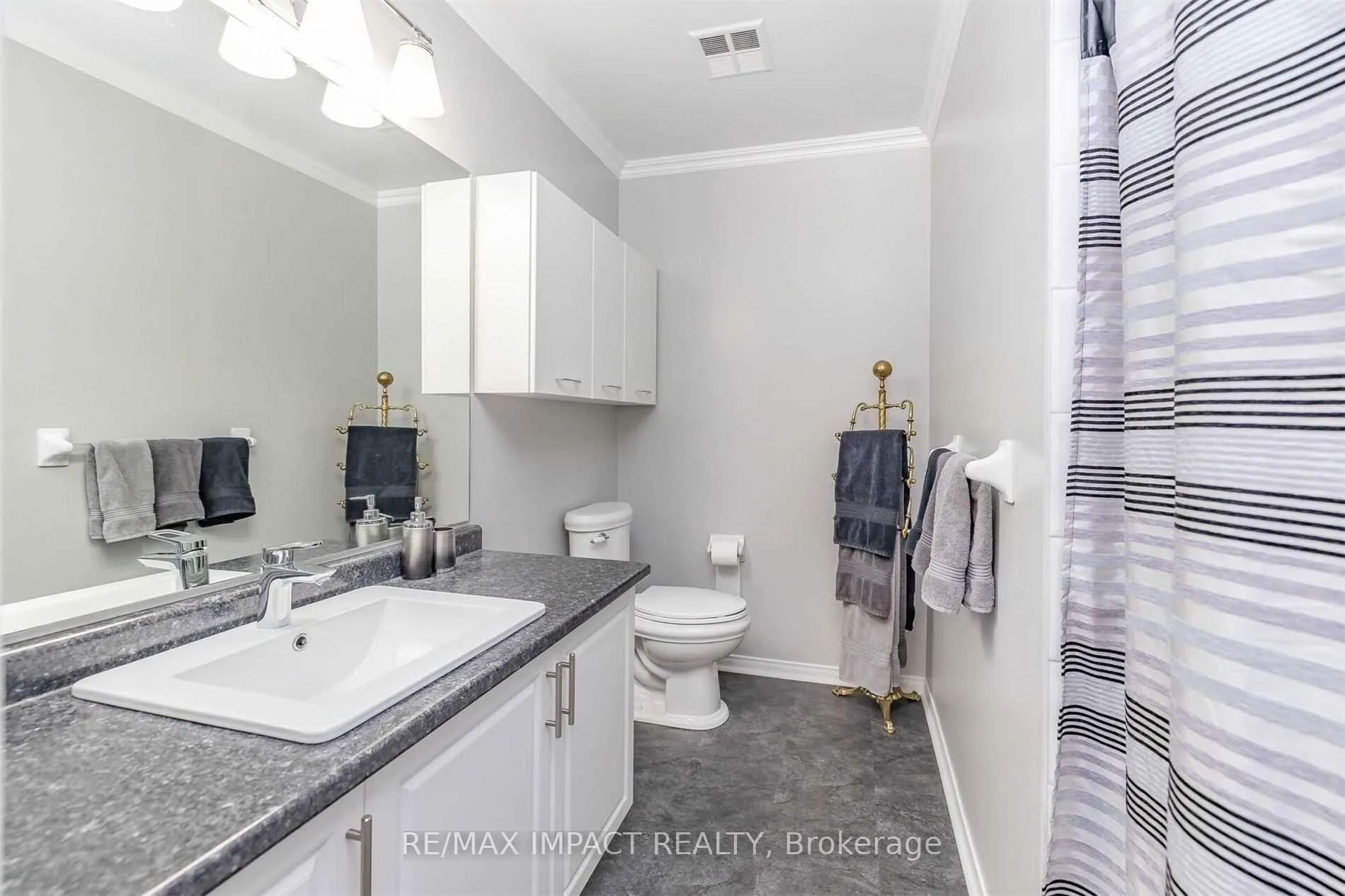 Photo 13 of 49 Hood Crescent, Brampton, Fletcher's West — HOMEH
