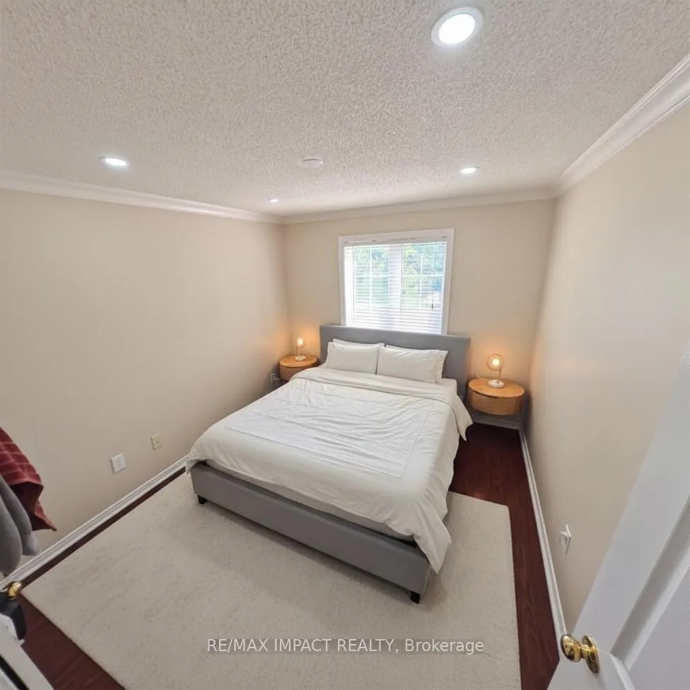 Photo 16 of 49 Hood Crescent, Brampton, Fletcher's West — HOMEH