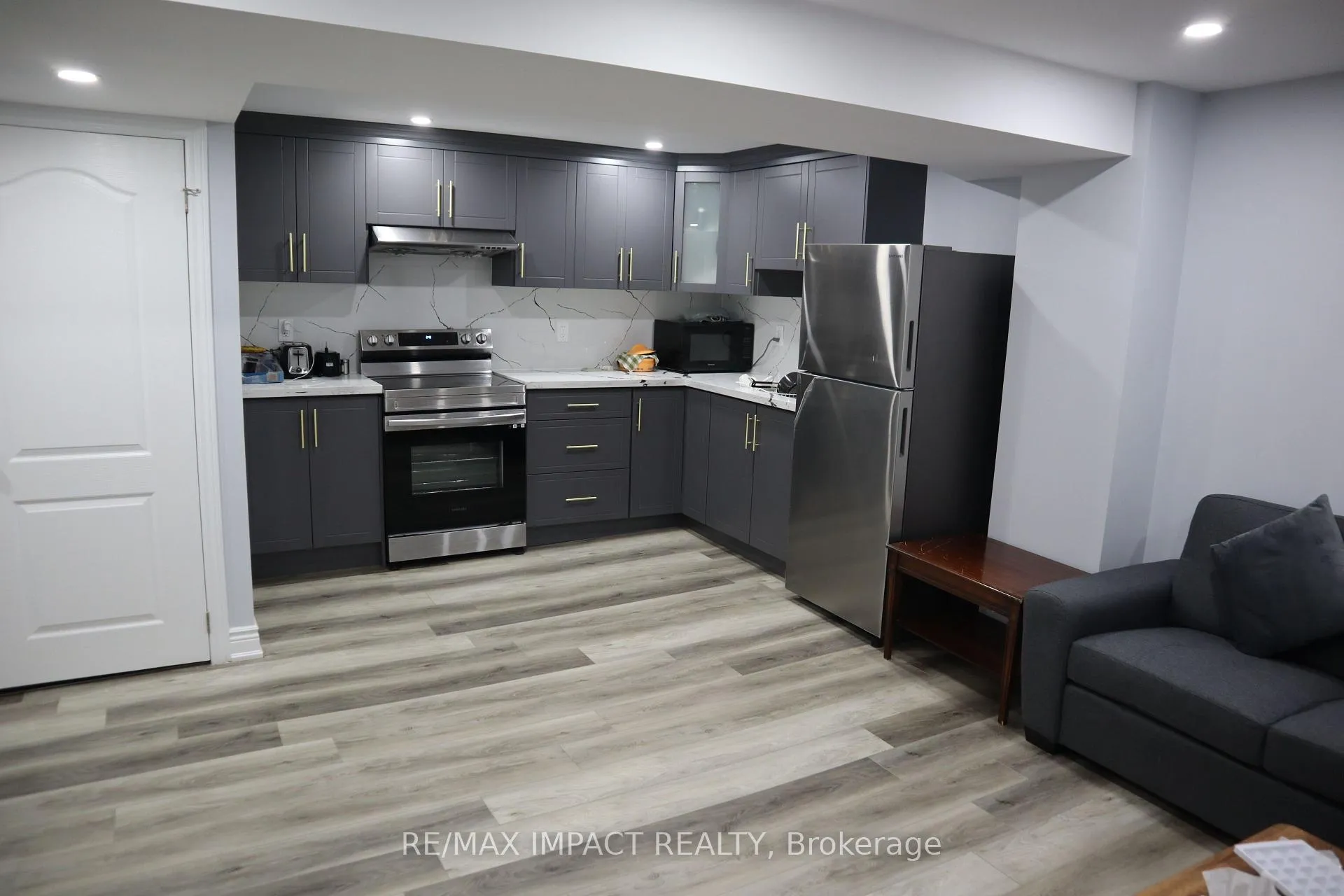 Photo 17 of 49 Hood Crescent, Brampton, Fletcher's West — HOMEH