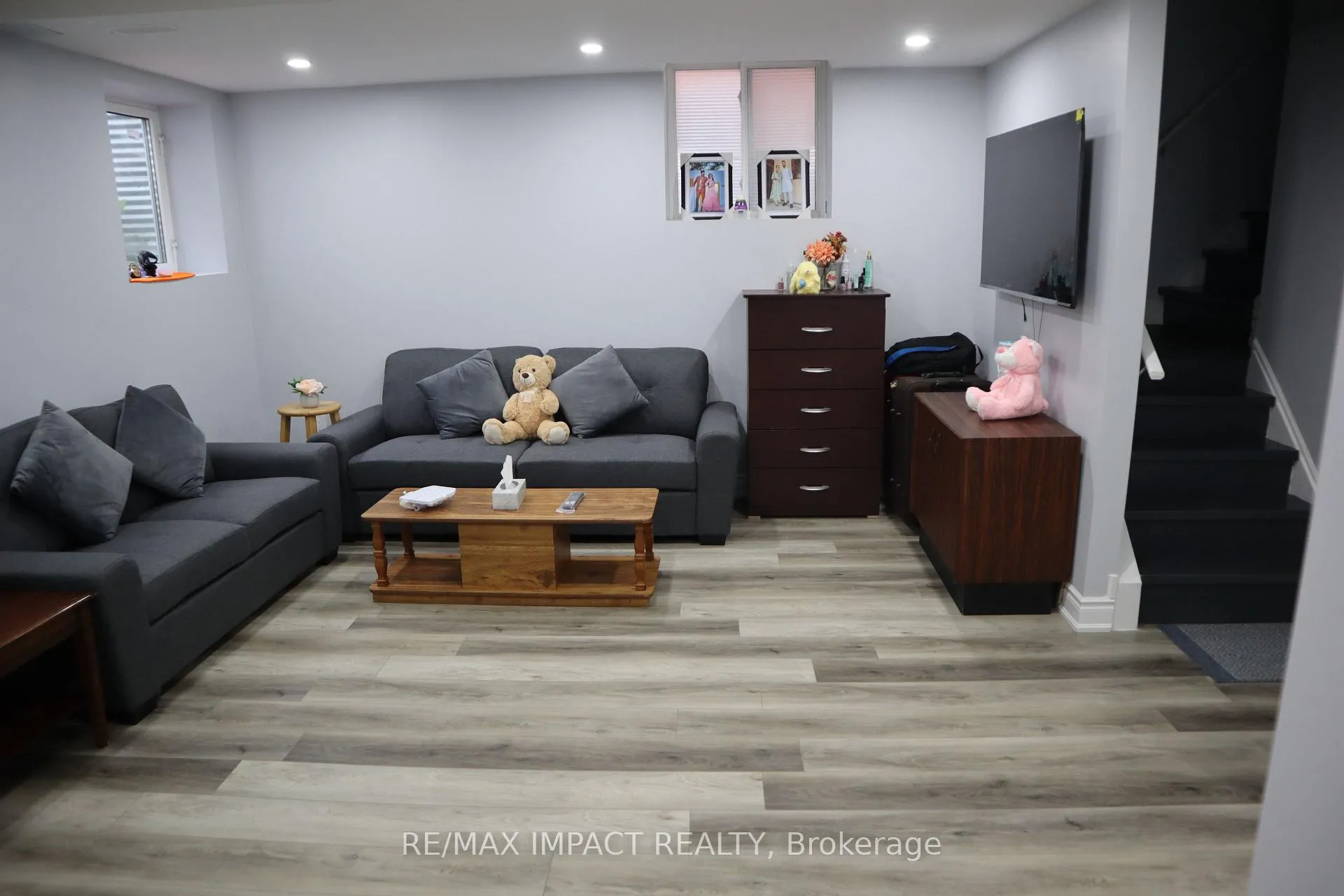 Photo 19 of 49 Hood Crescent, Brampton, Fletcher's West — HOMEH