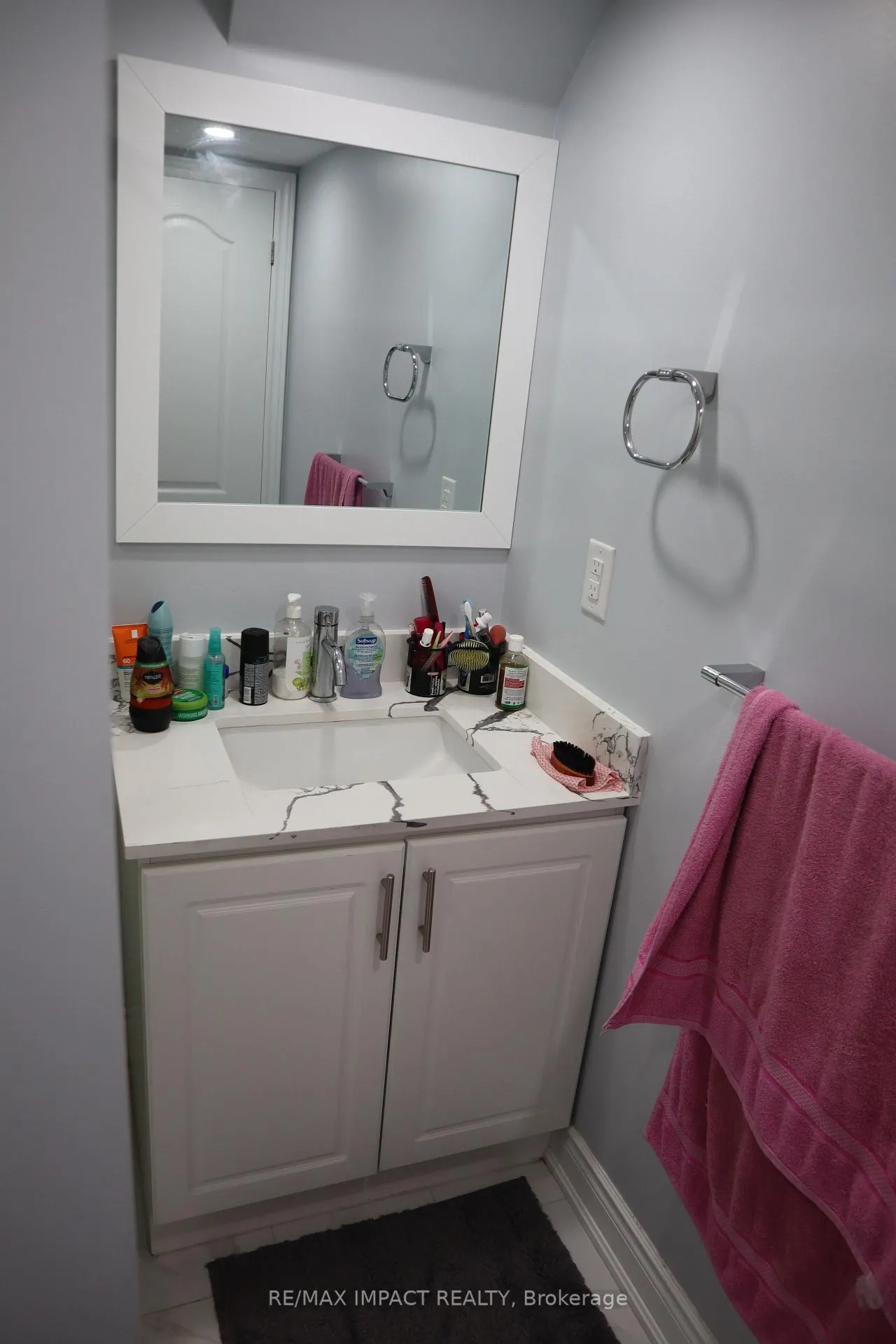 Photo 22 of 49 Hood Crescent, Brampton, Fletcher's West — HOMEH